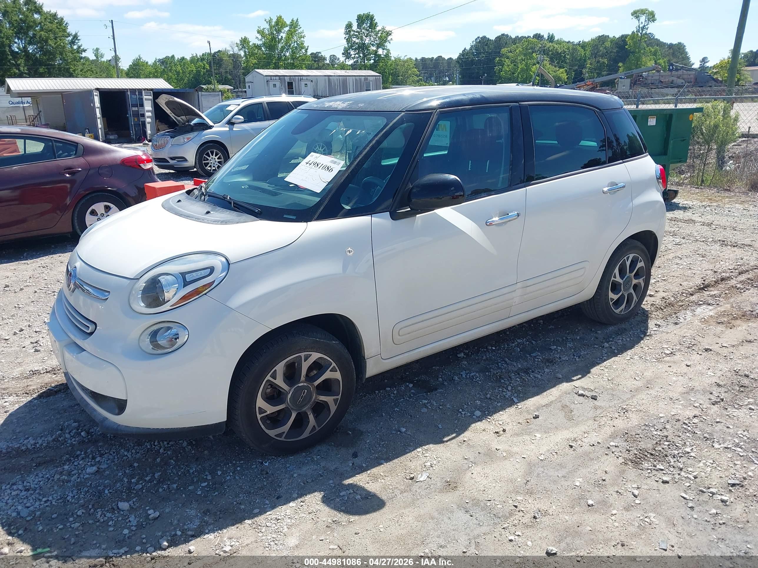 FIAT 500L image 2