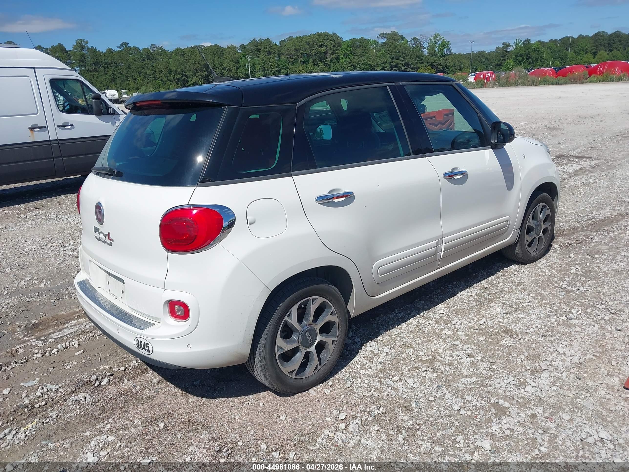 FIAT 500L image 4