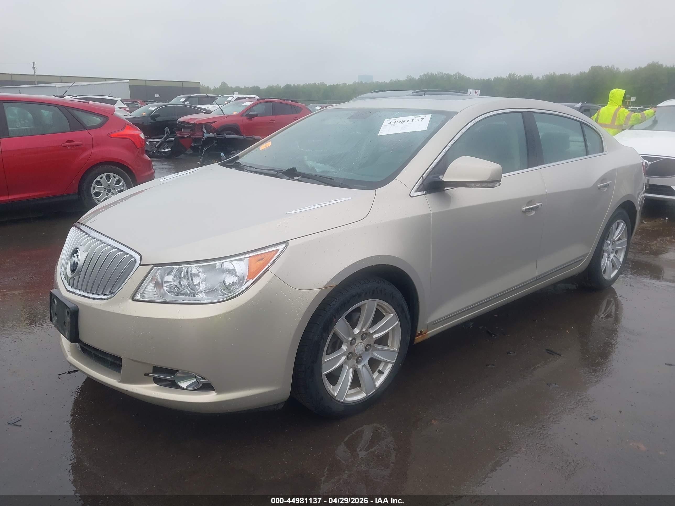 BUICK LACROSSE image 2
