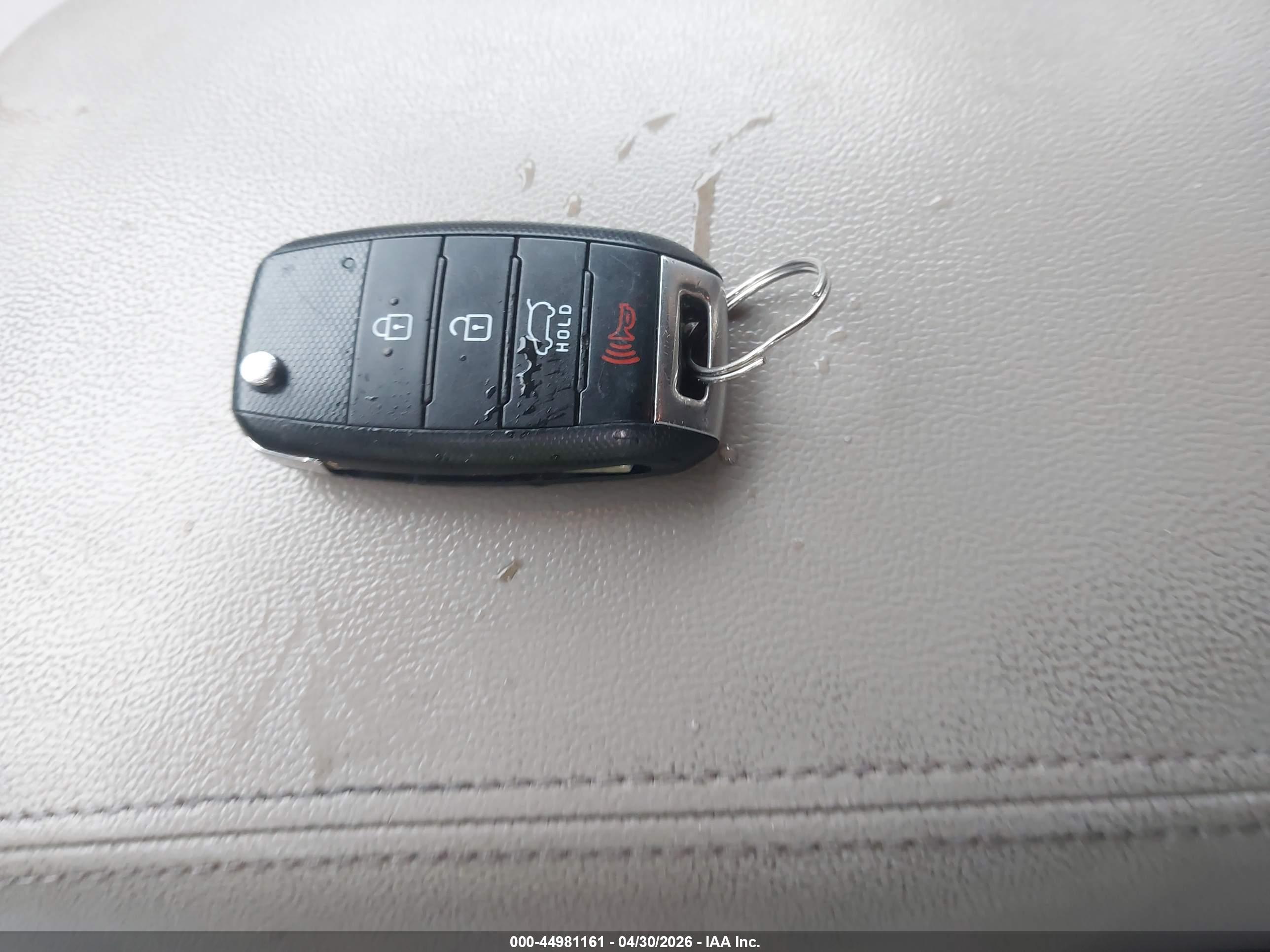 KIA SORENTO image 11