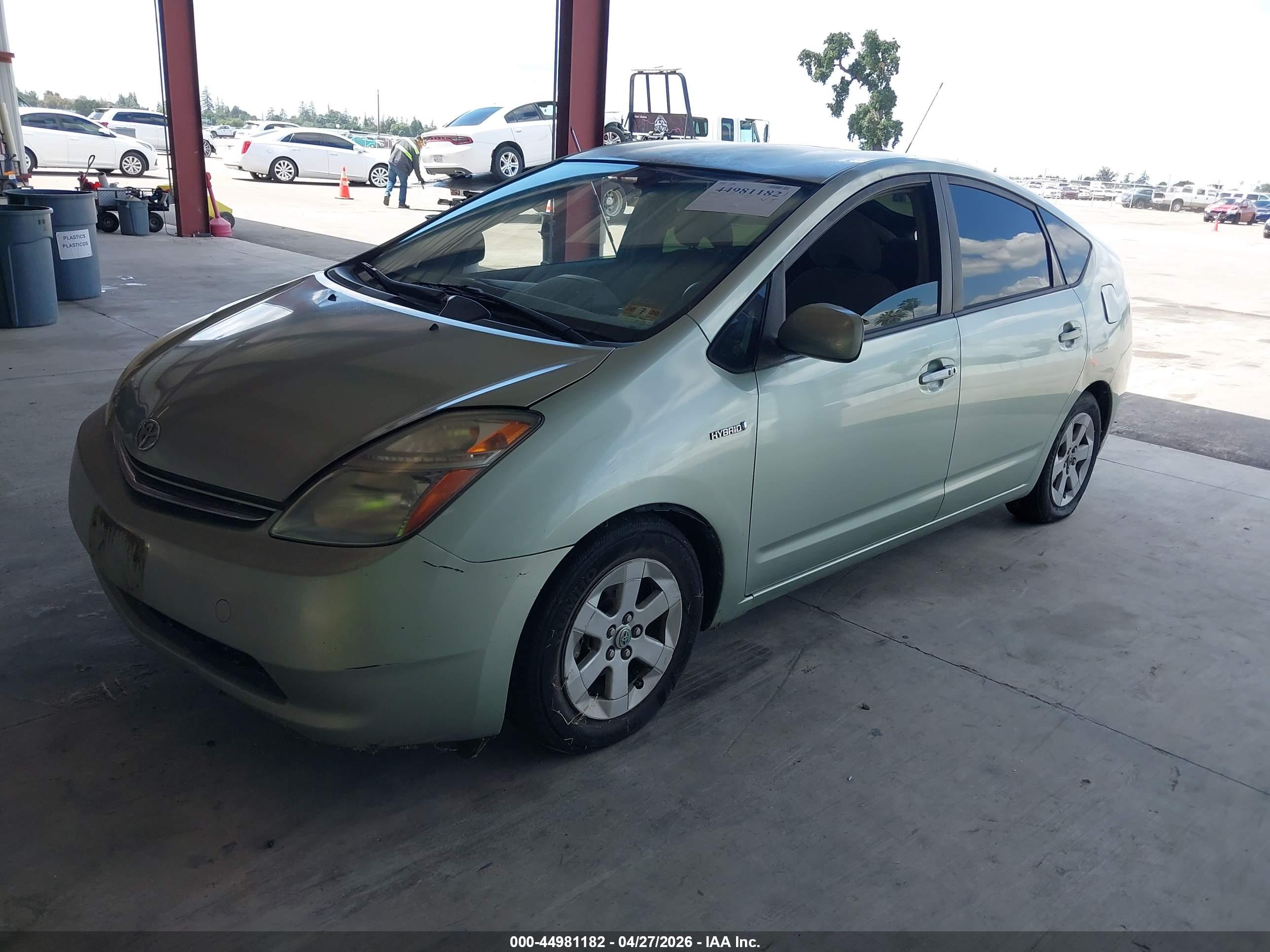TOYOTA PRIUS image 2