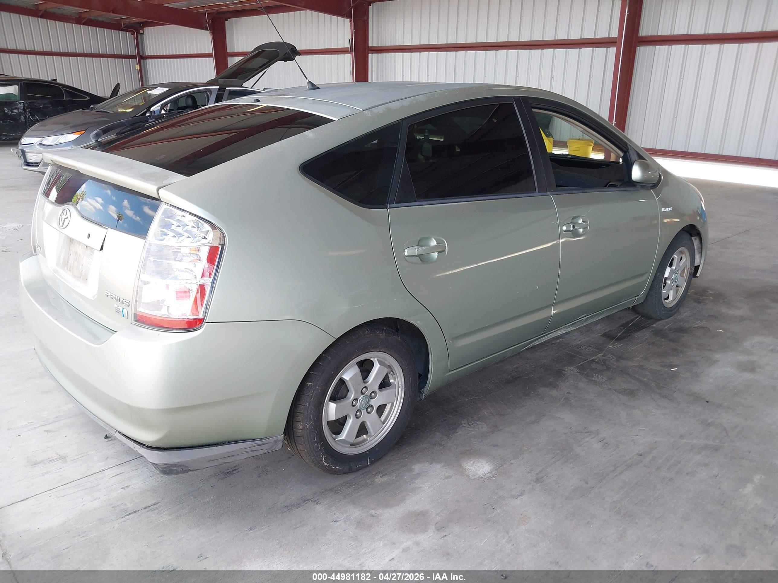 TOYOTA PRIUS image 4