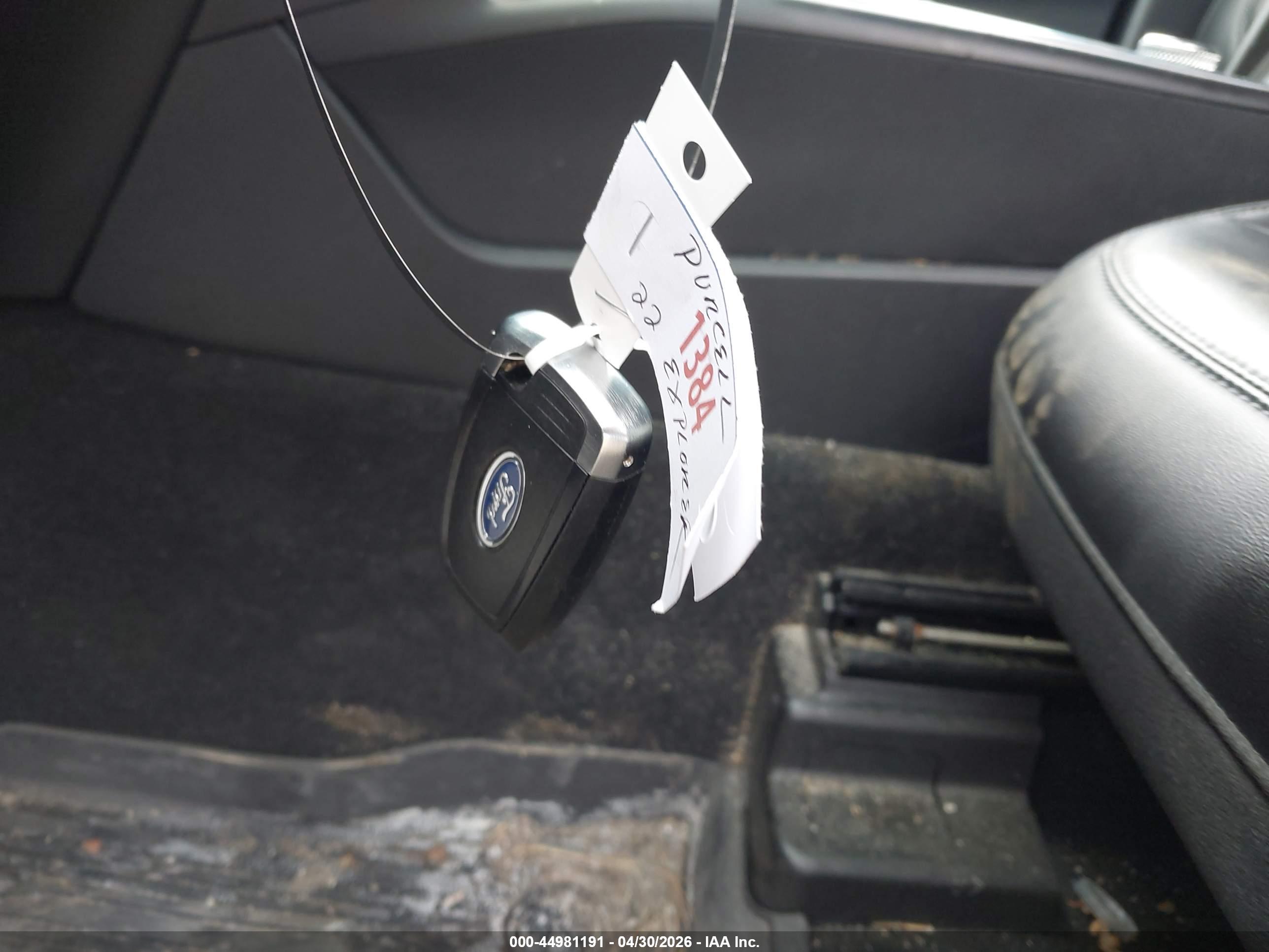 FORD EXPLORER image 11