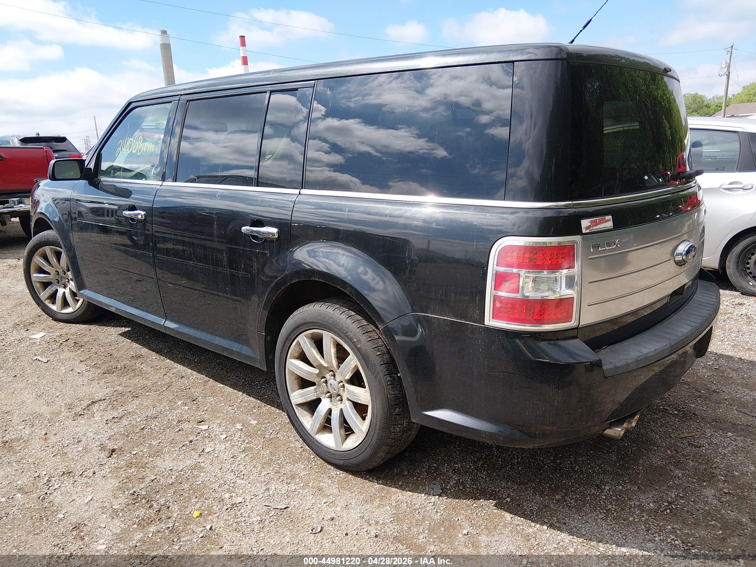 FORD FLEX image 3