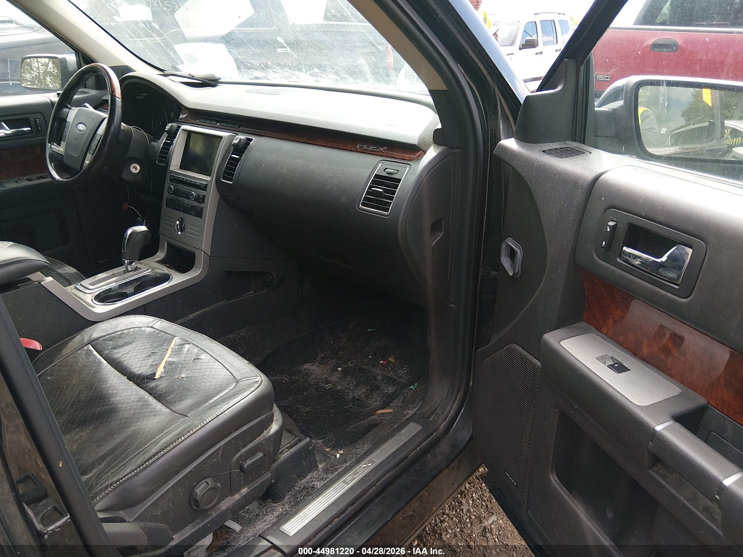 FORD FLEX image 5