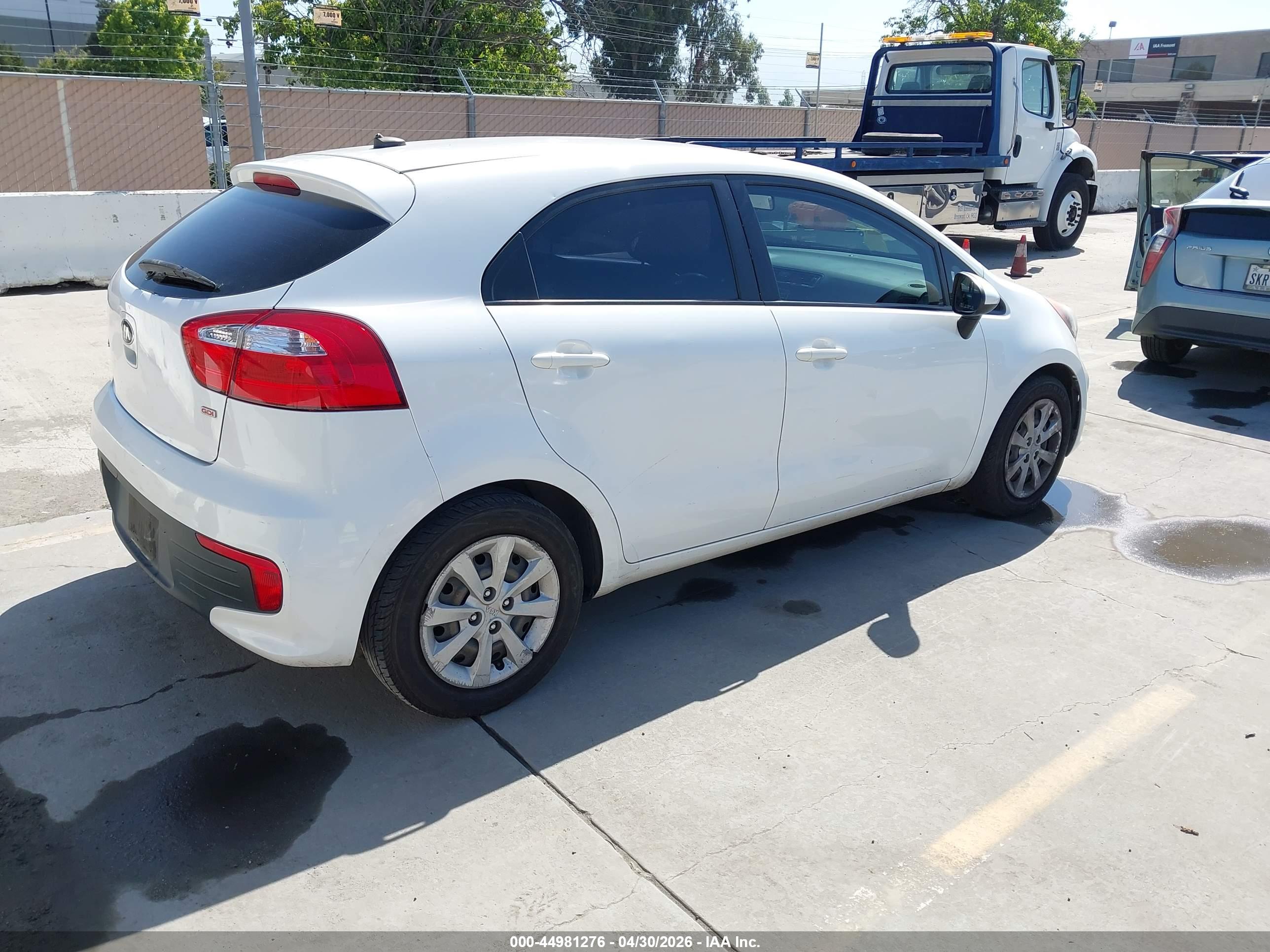 KIA RIO image 4