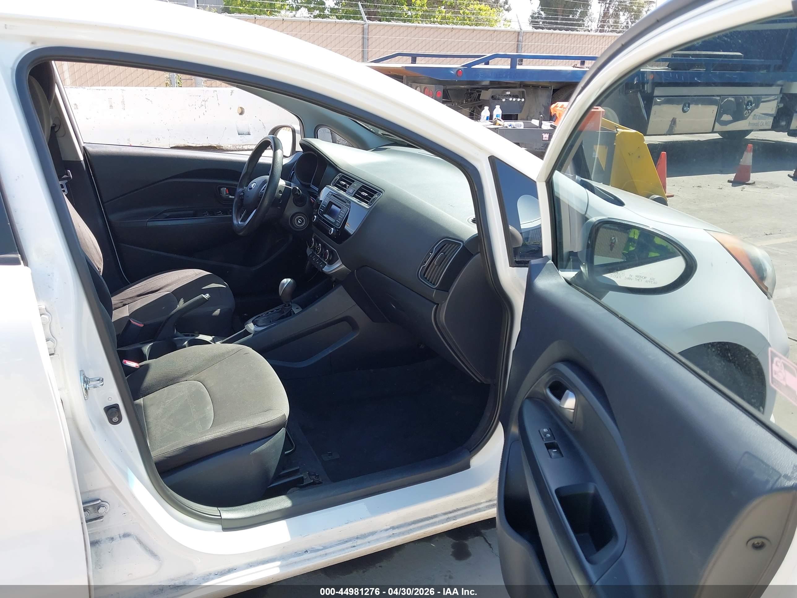 KIA RIO image 5
