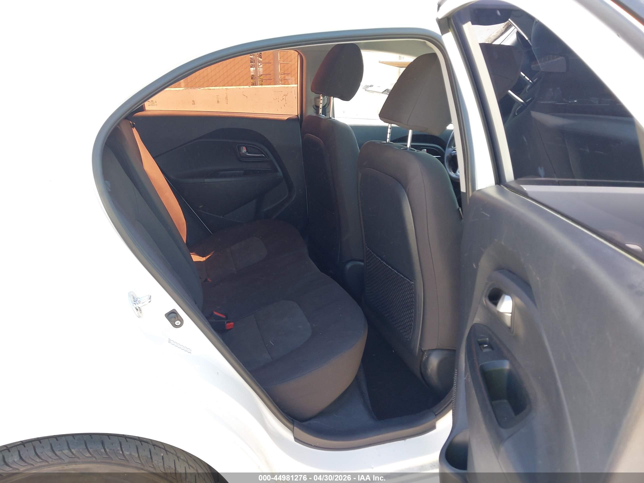 KIA RIO image 8
