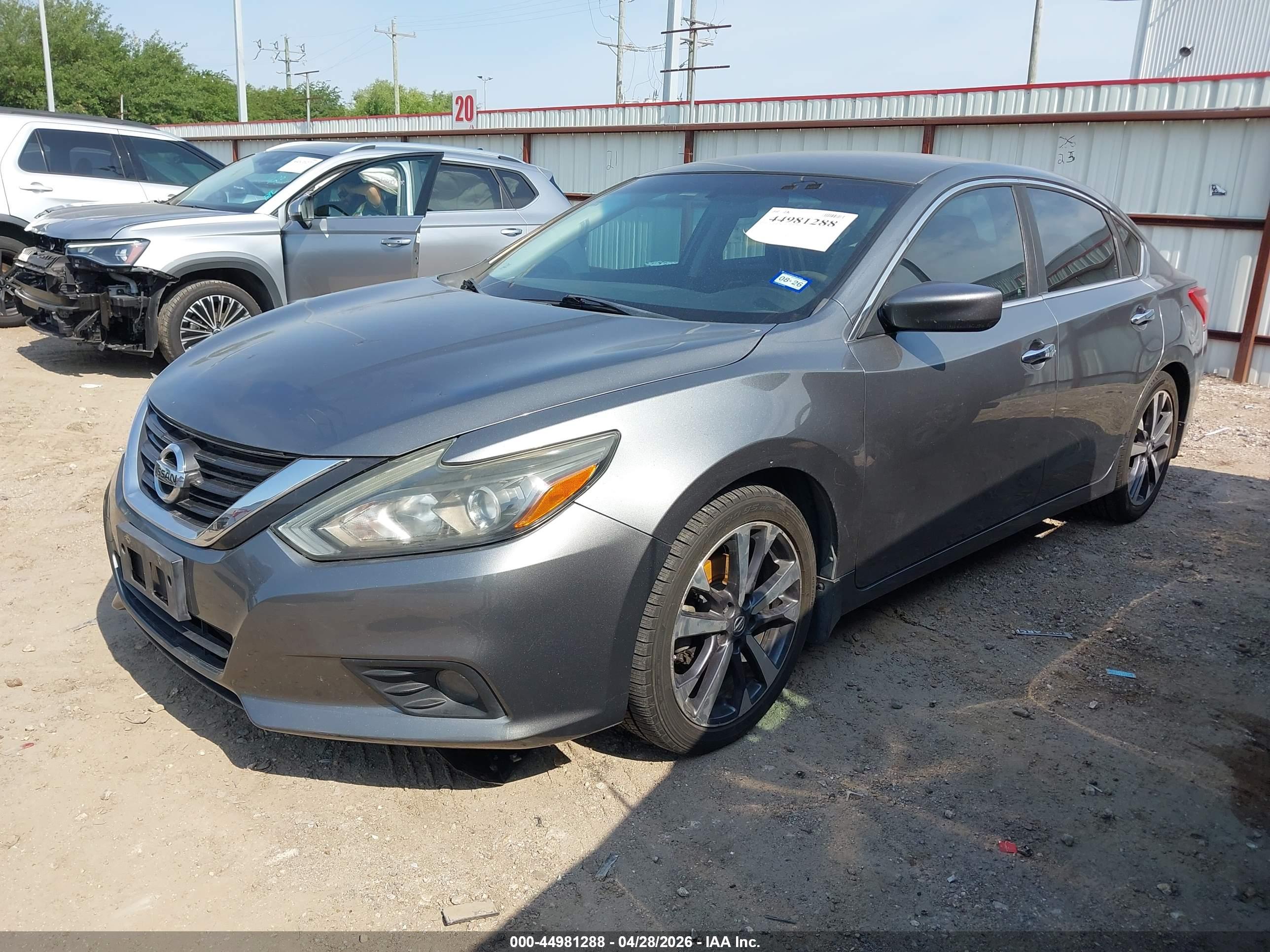 NISSAN ALTIMA image 2