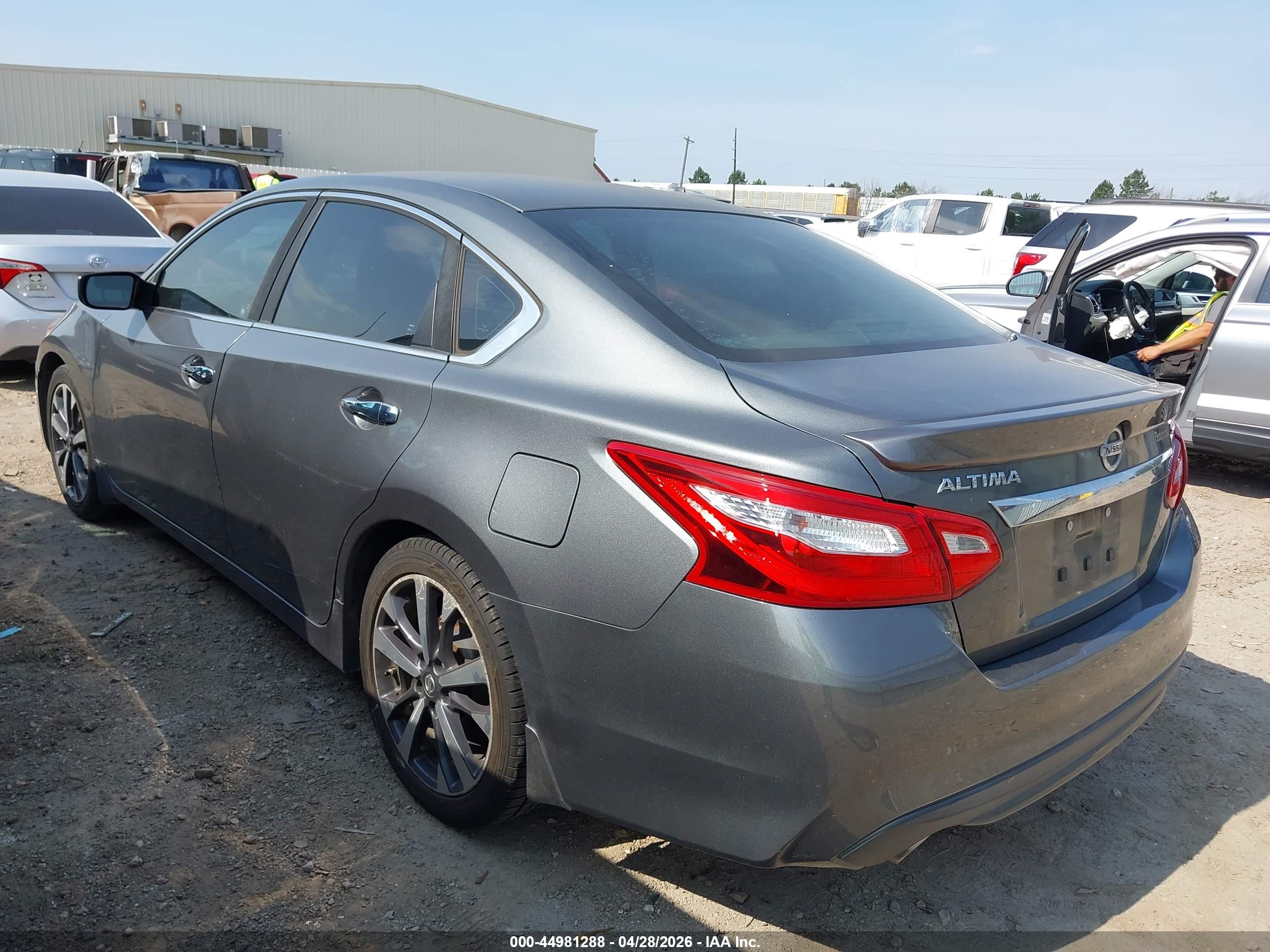 NISSAN ALTIMA image 3