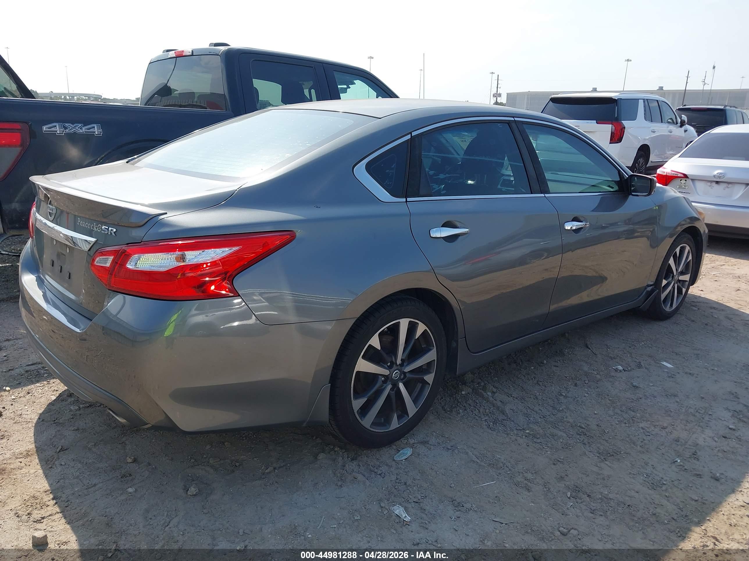 NISSAN ALTIMA image 4