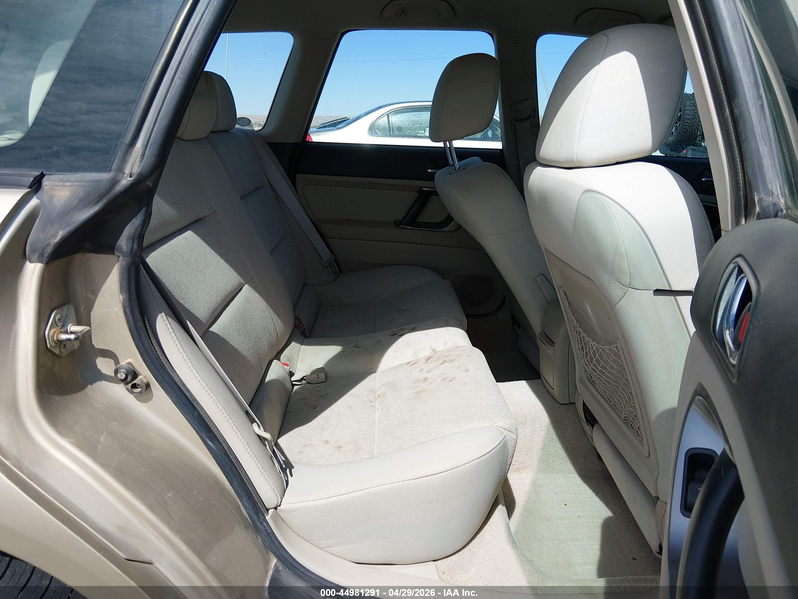 SUBARU OUTBACK image 8