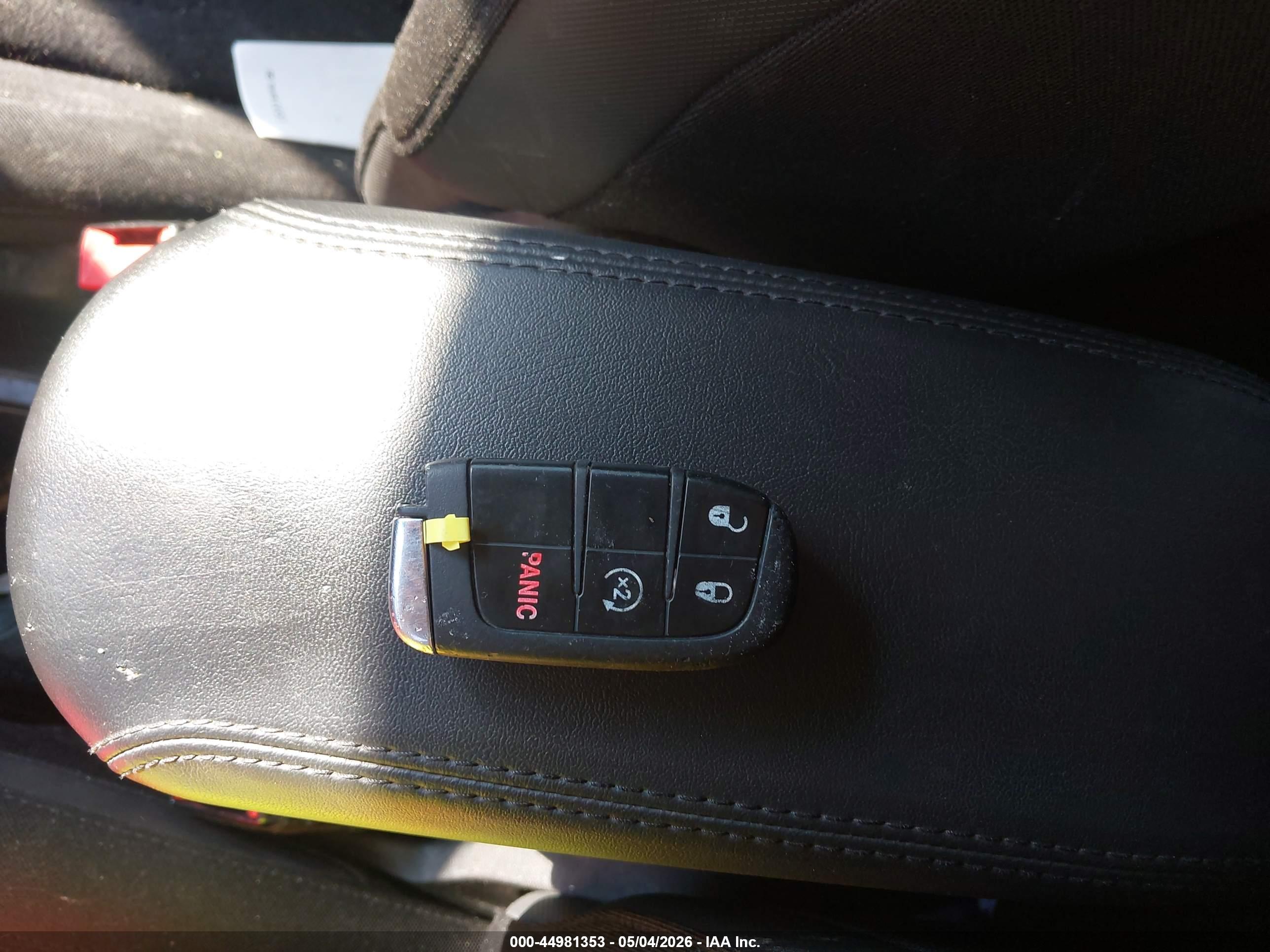 JEEP RENEGADE image 11