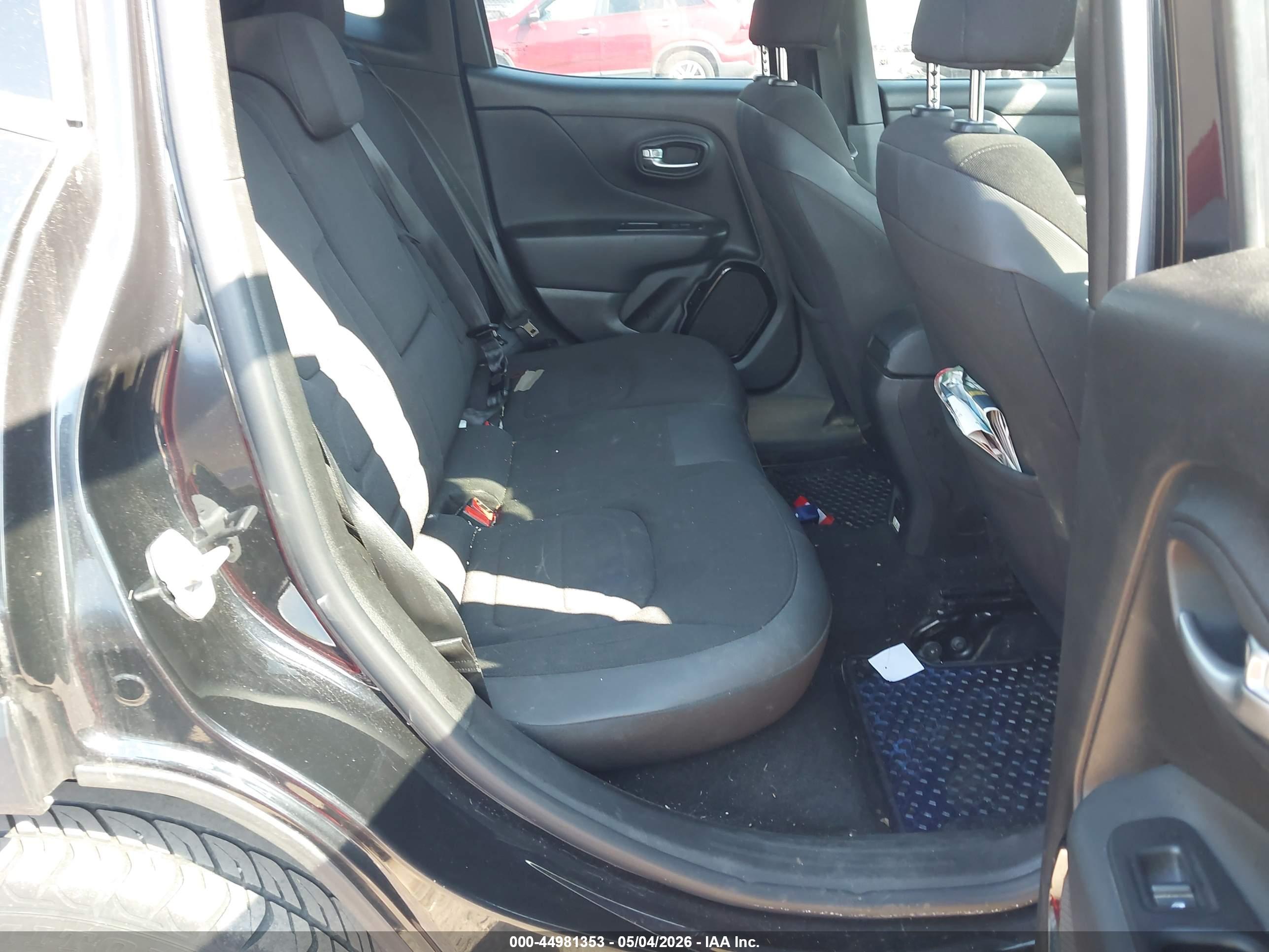 JEEP RENEGADE image 8