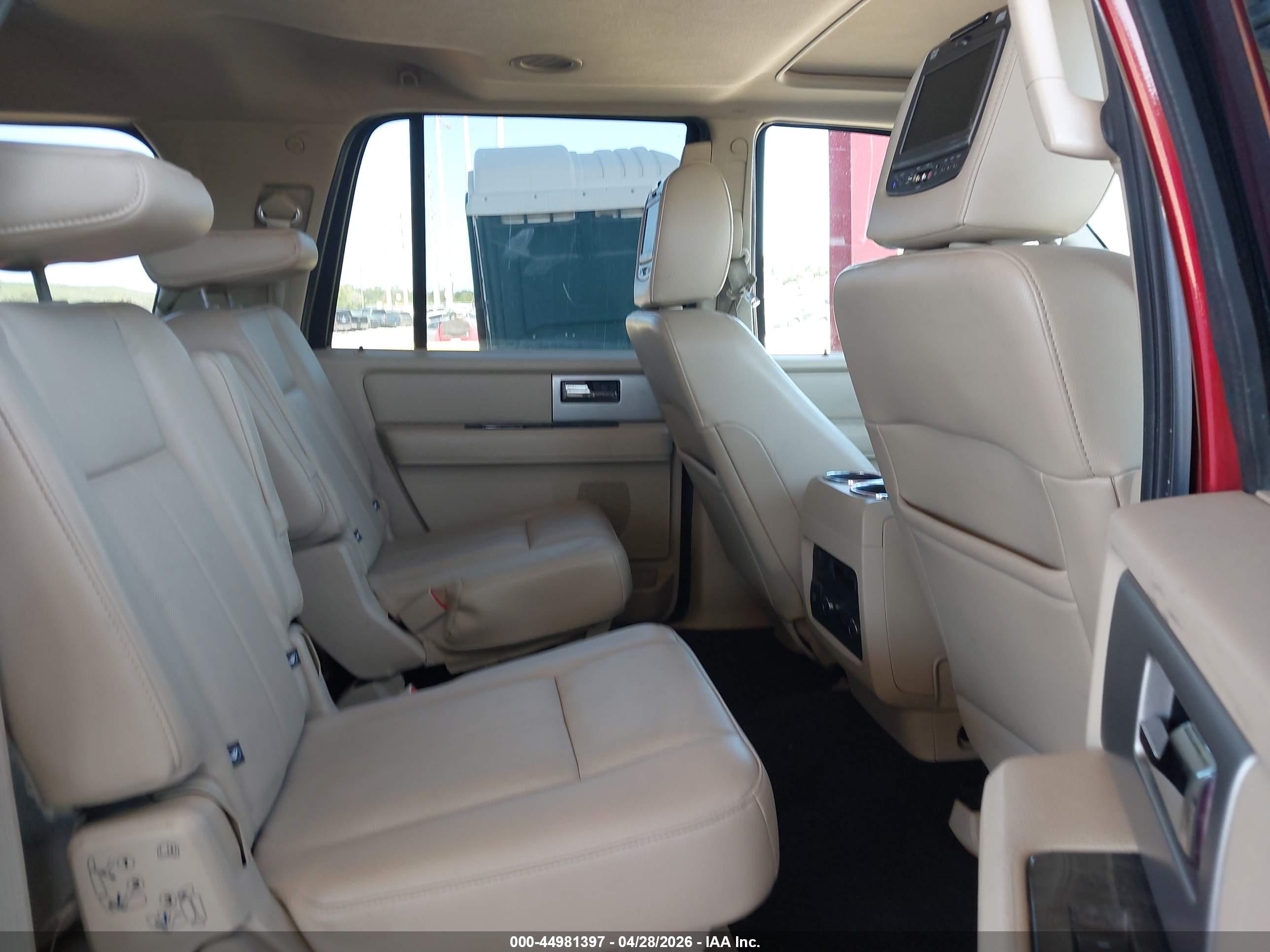 FORD EXPEDITION image 8