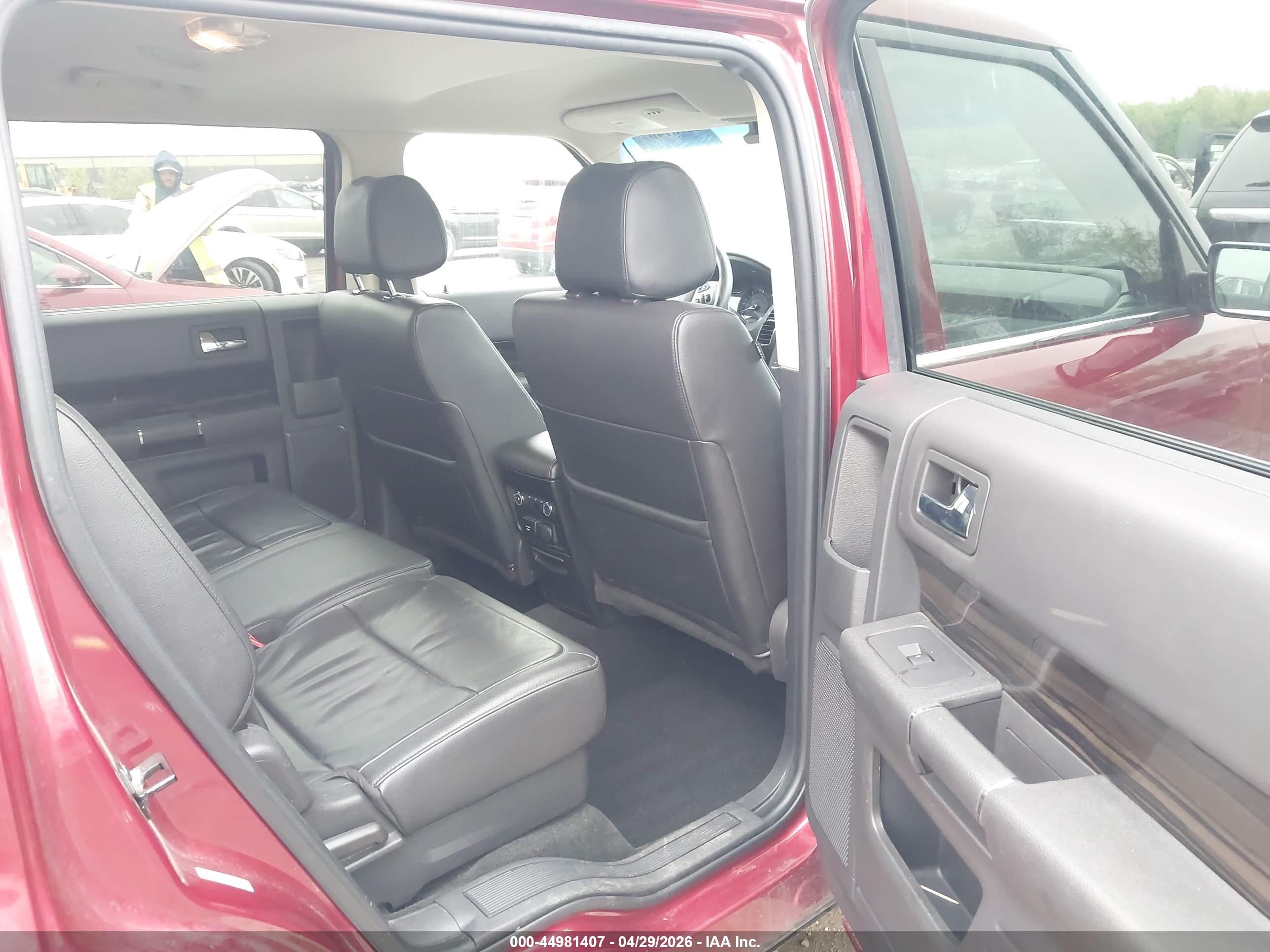 FORD FLEX image 8