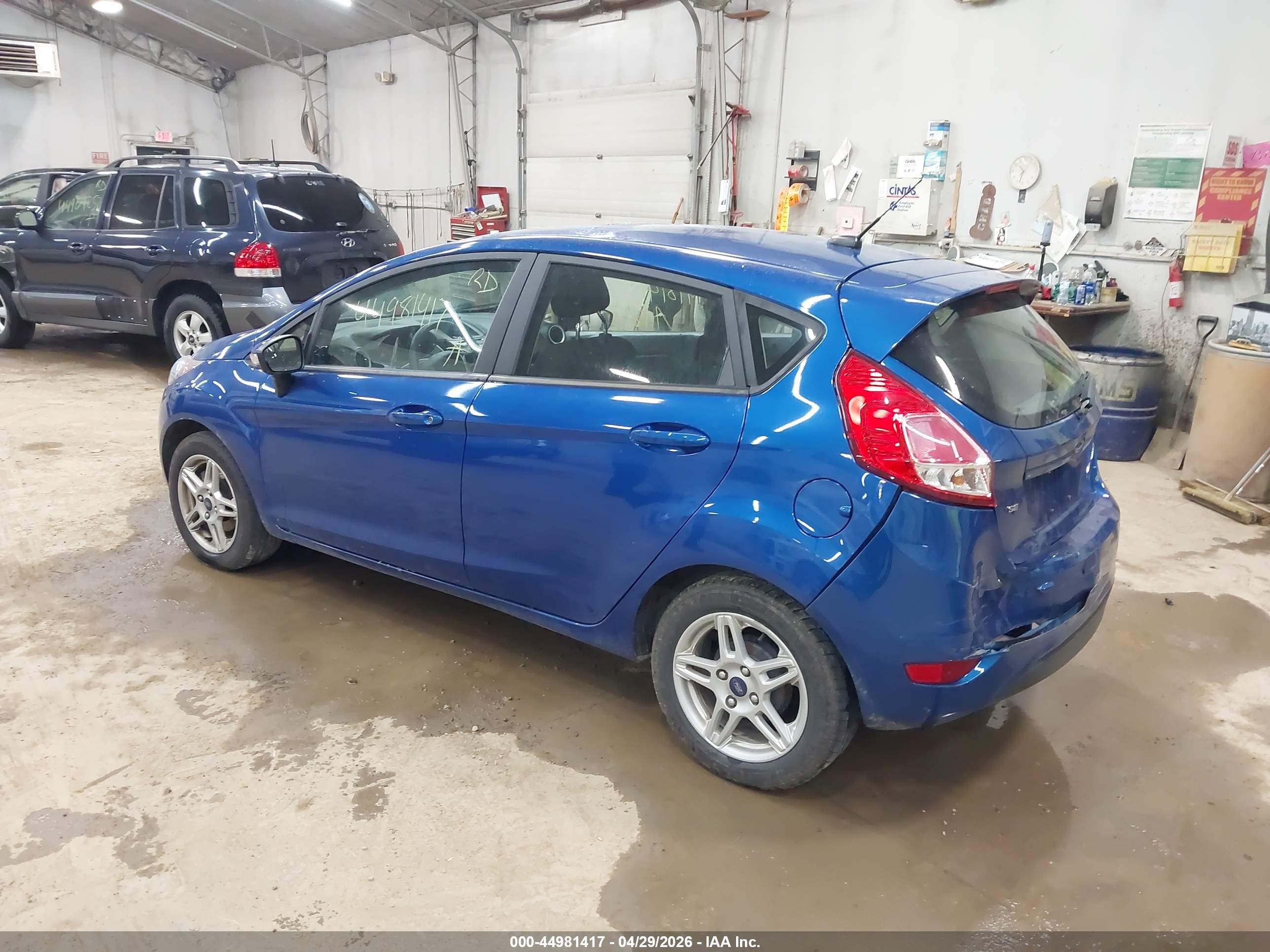 FORD FIESTA image 3