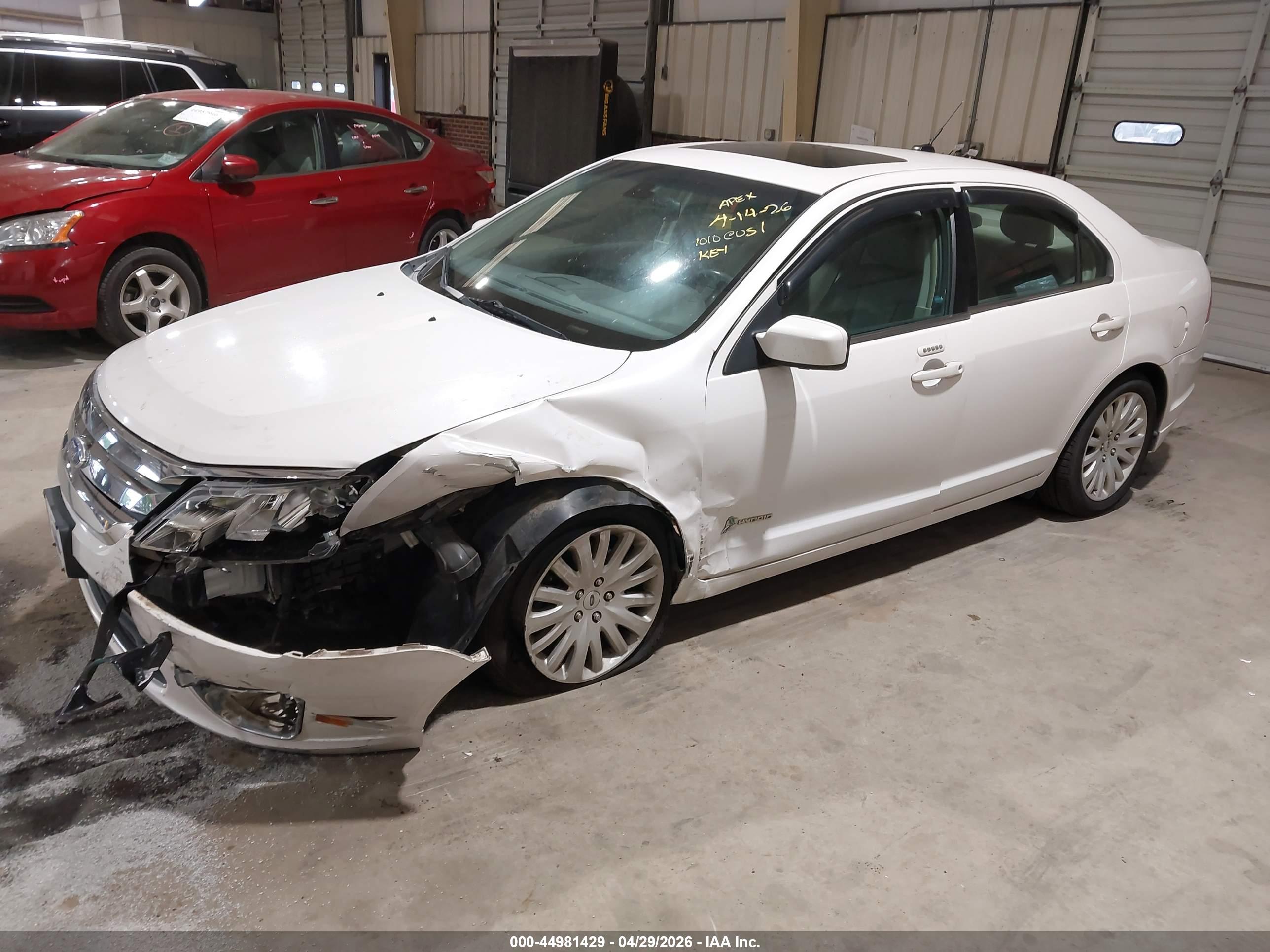 FORD FUSION image 2