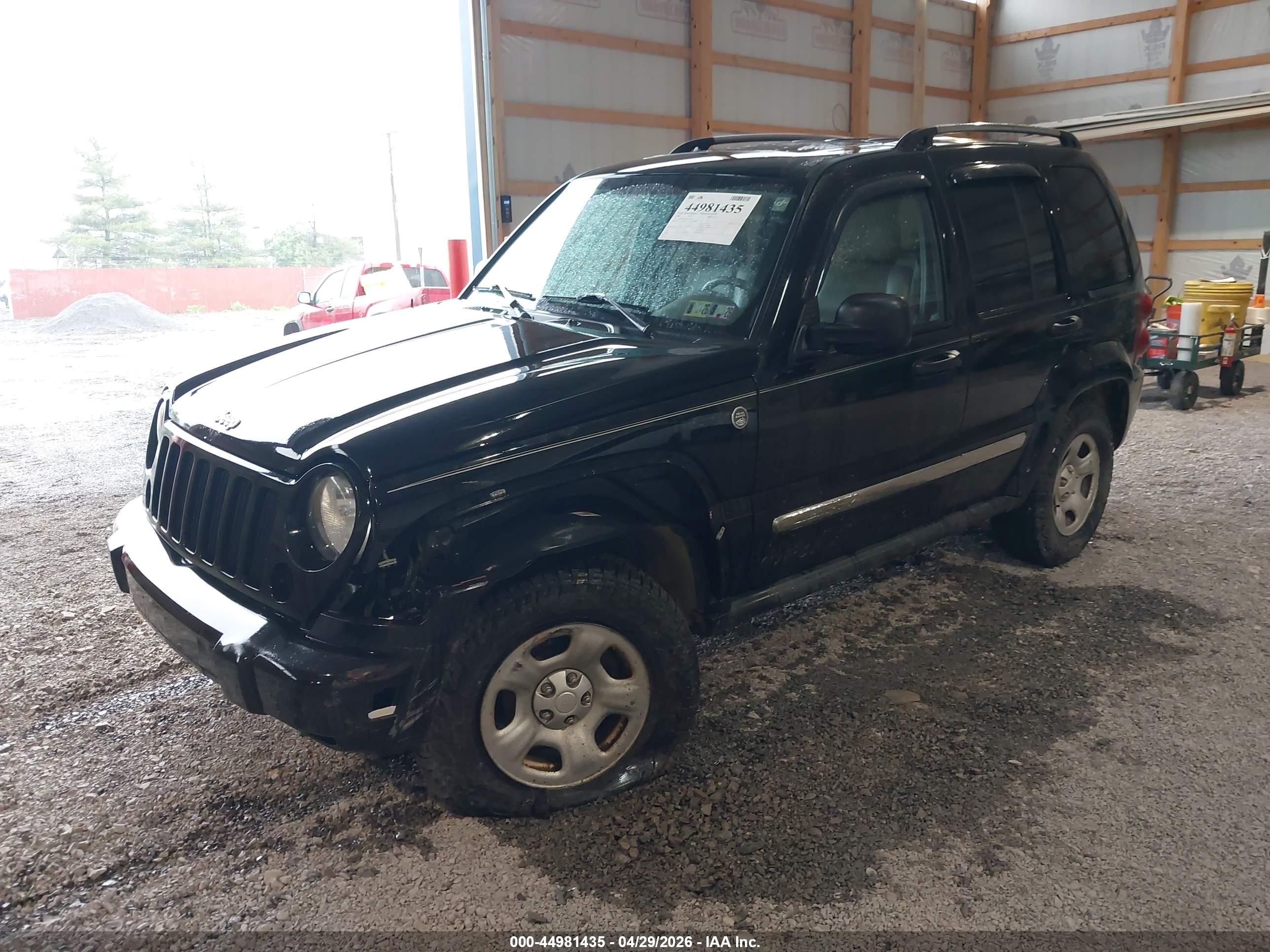 JEEP LIBERTY image 2
