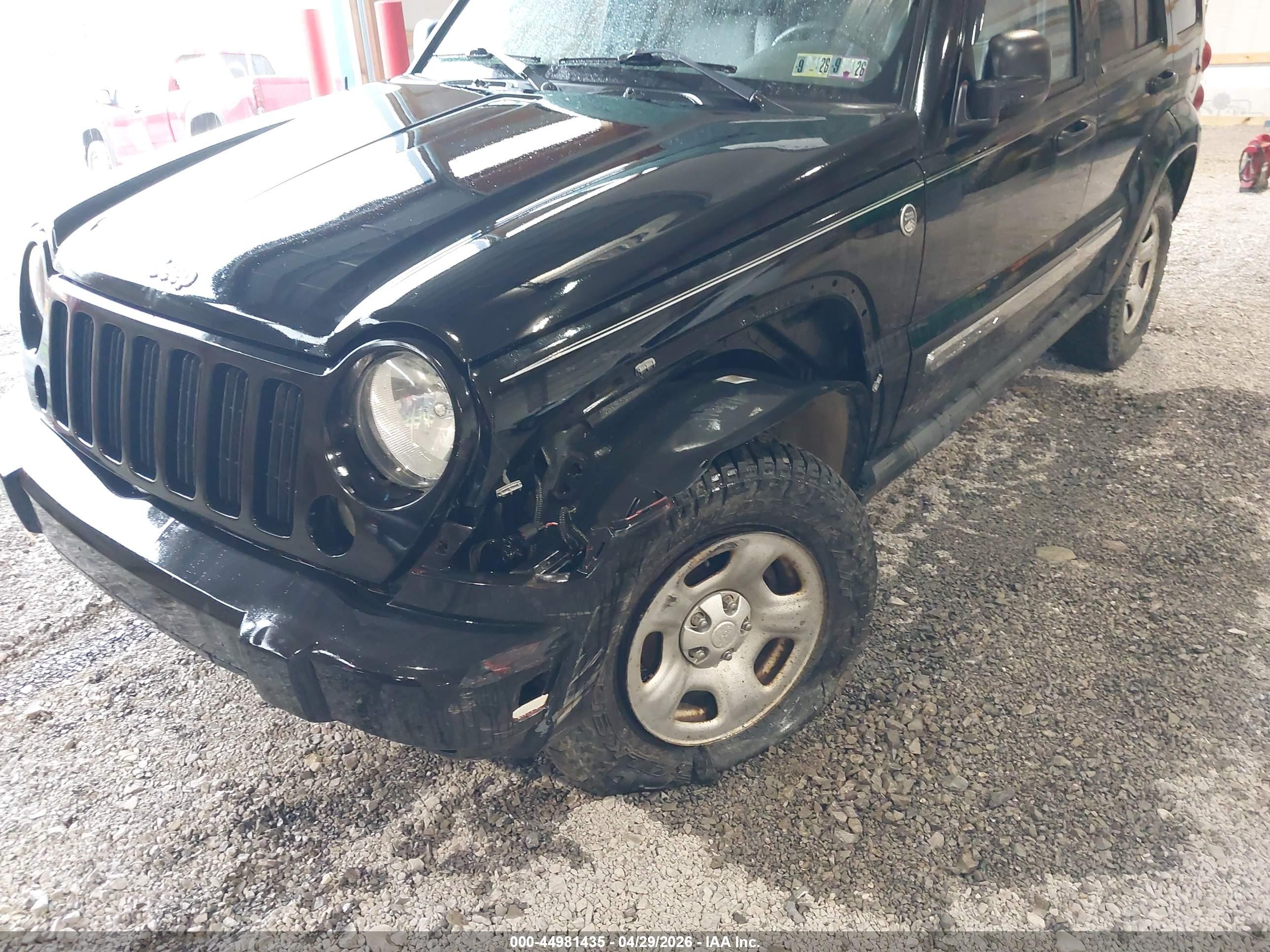 JEEP LIBERTY image 6