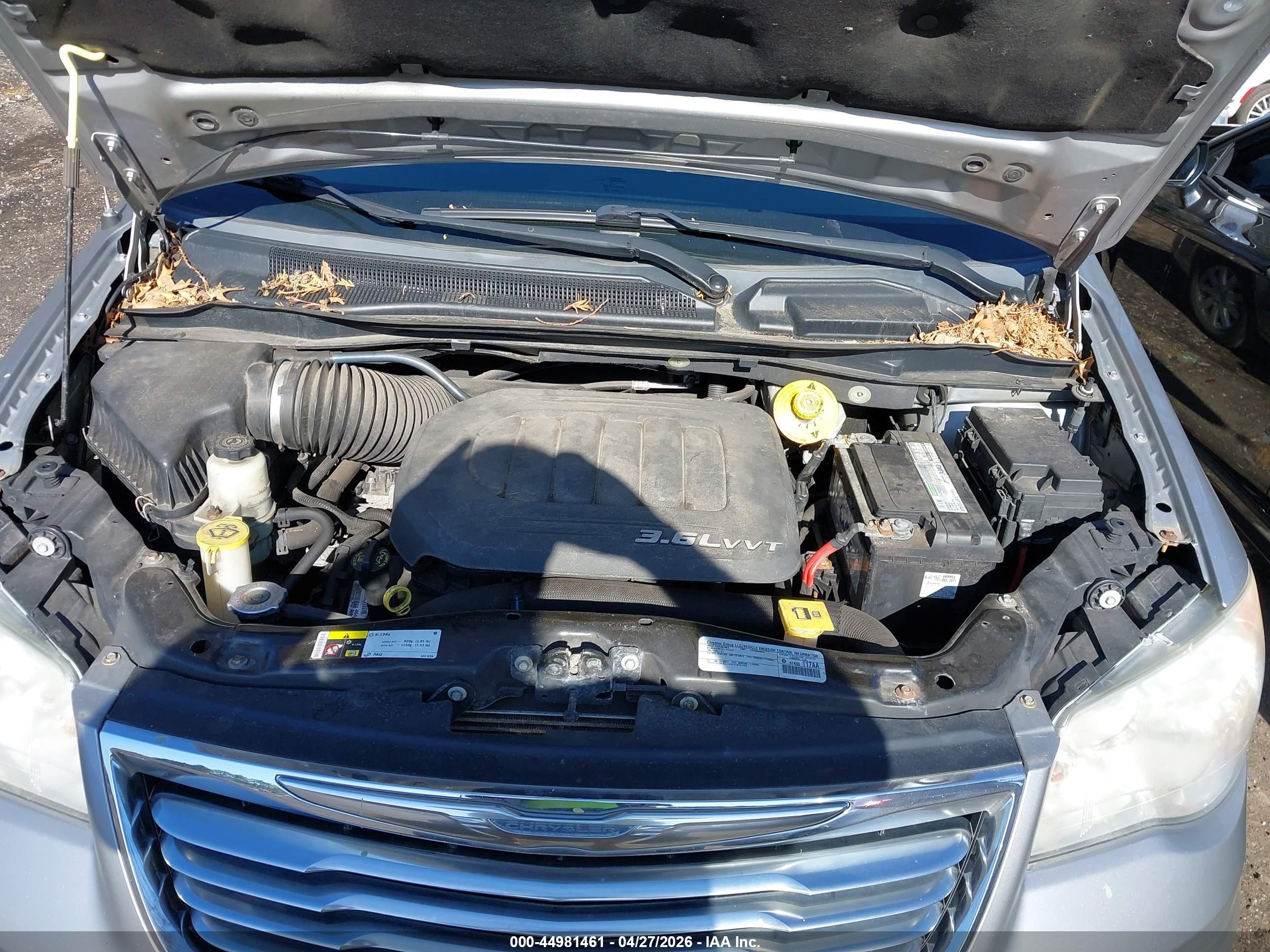 CHRYSLER TOWN image 10