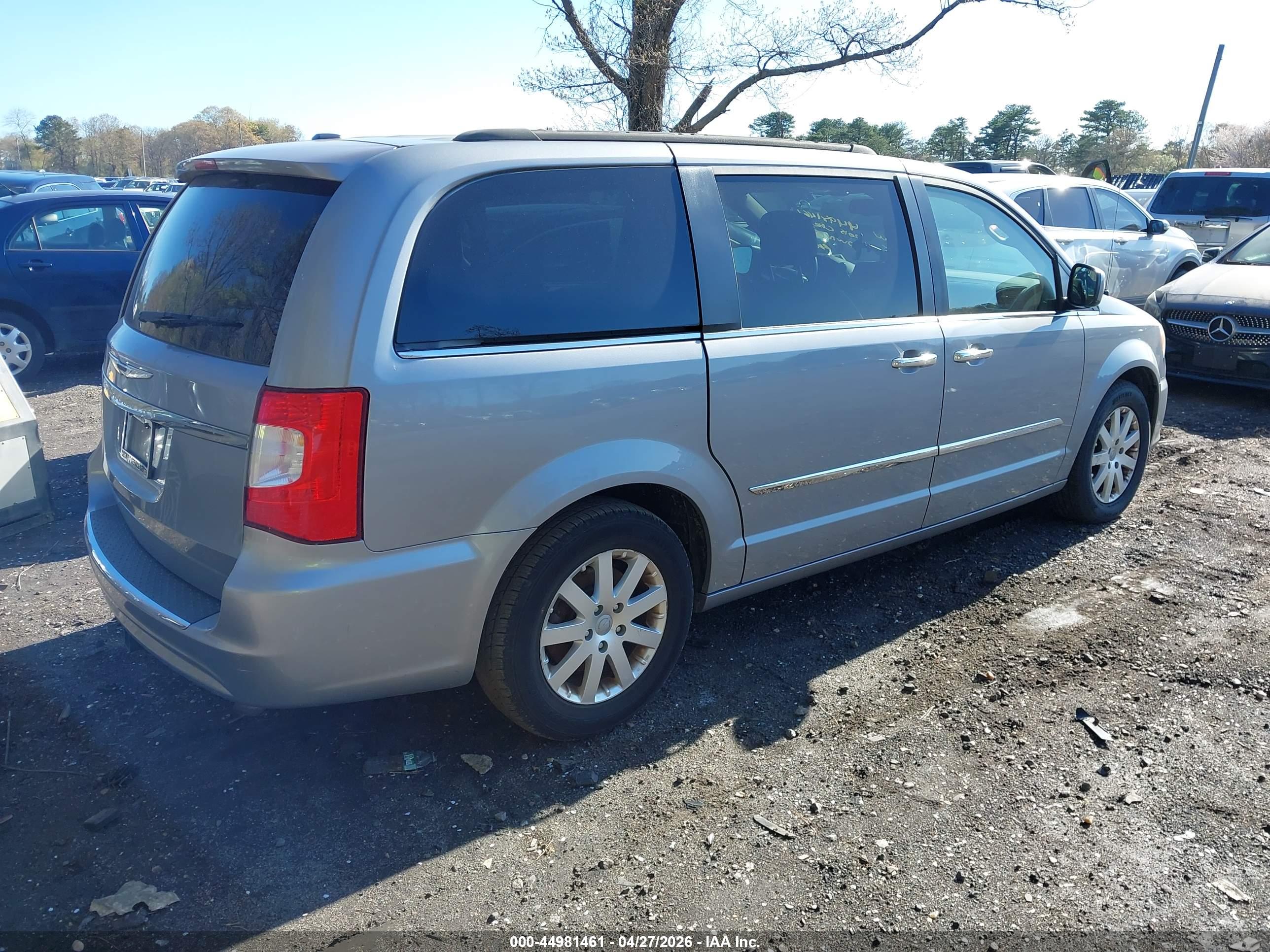 CHRYSLER TOWN image 4