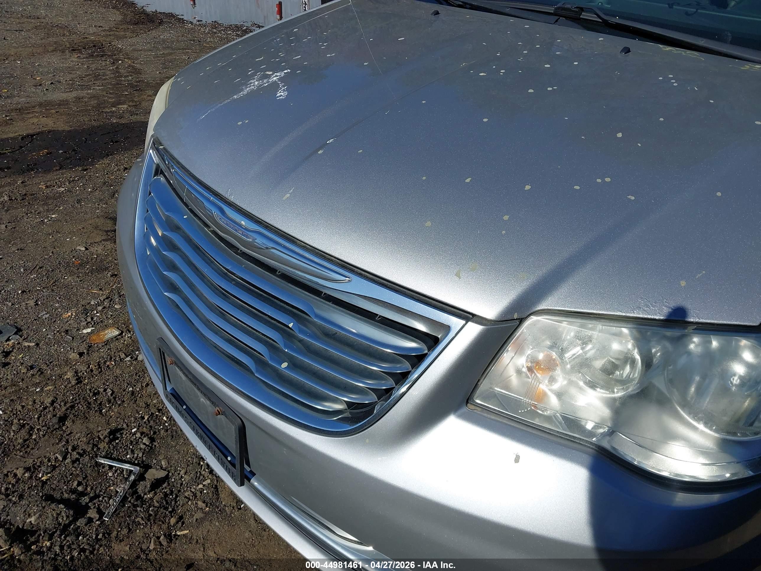 CHRYSLER TOWN image 6