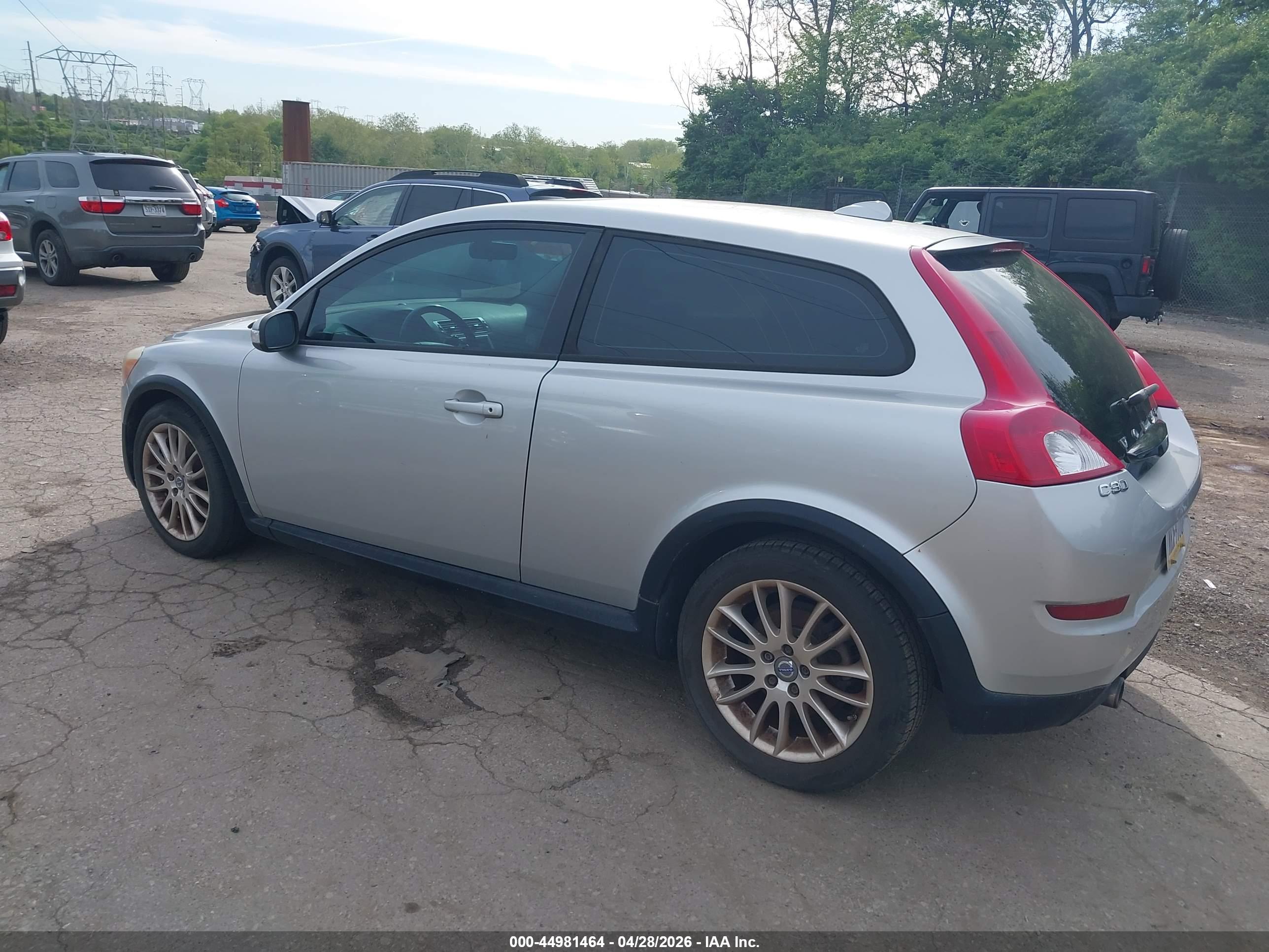 VOLVO C30 image 3