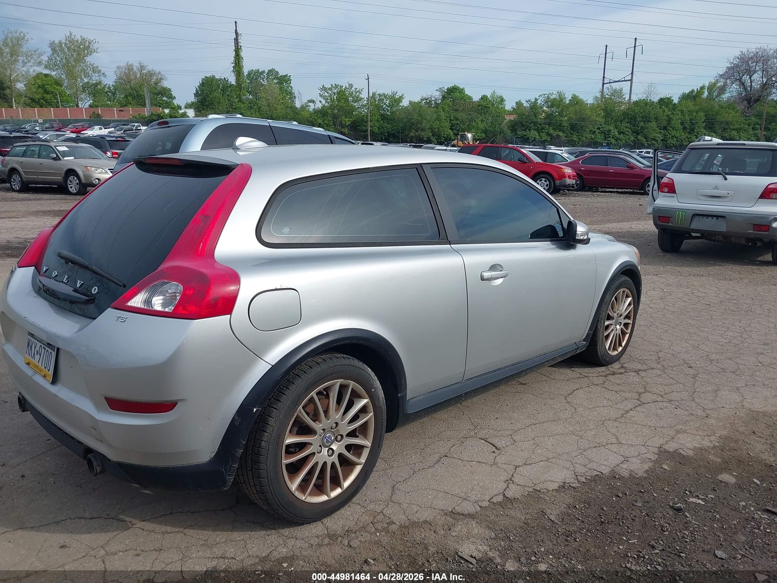 VOLVO C30 image 4