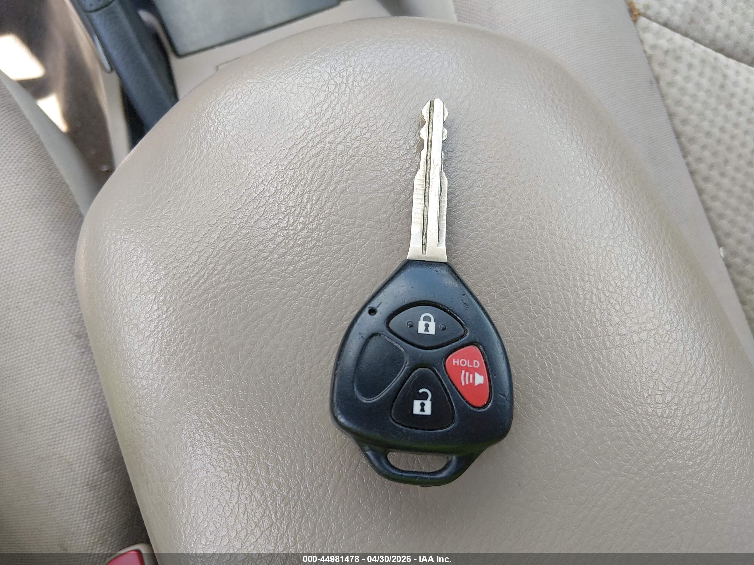 TOYOTA RAV4 image 11