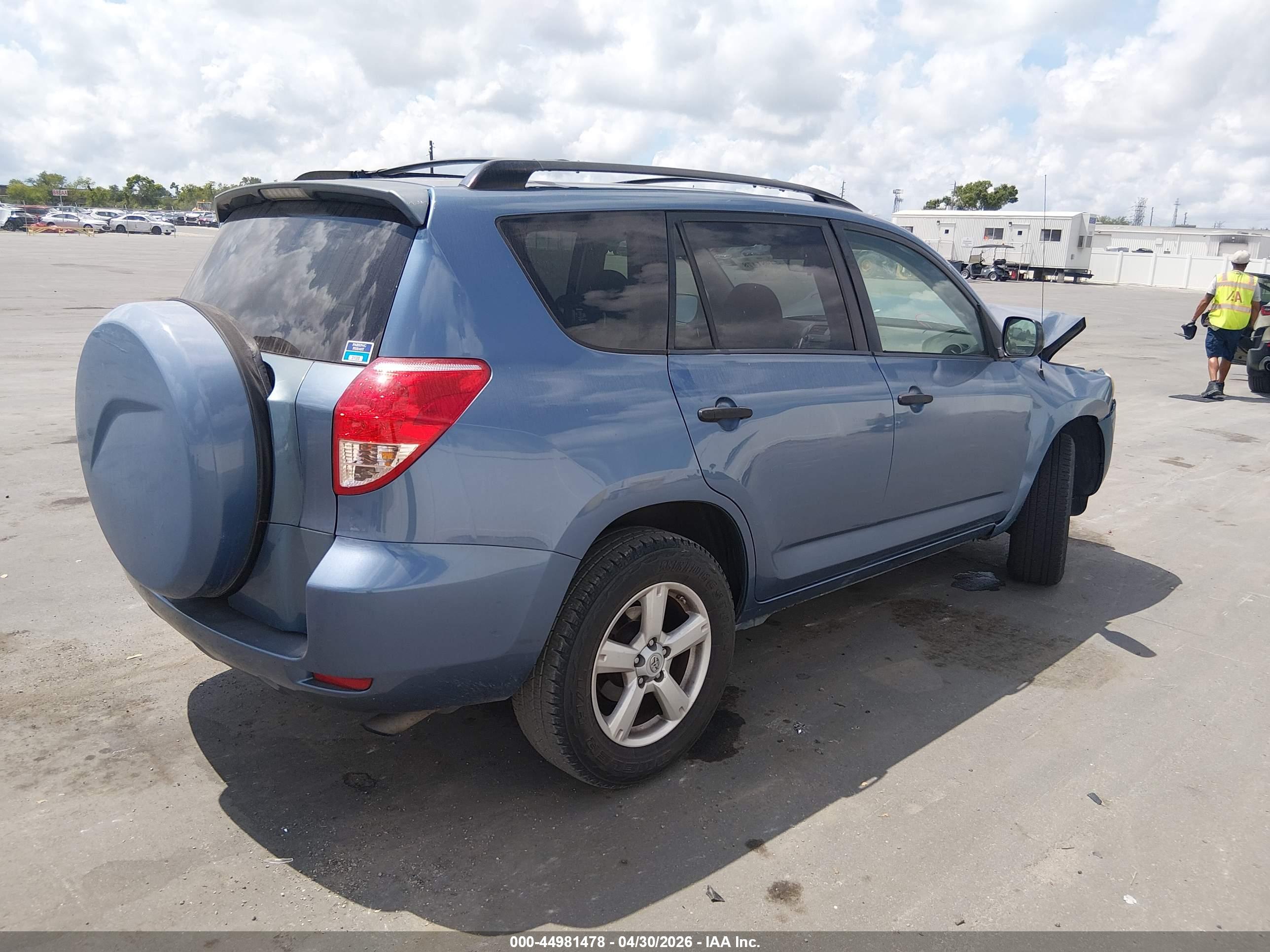 TOYOTA RAV4 image 4