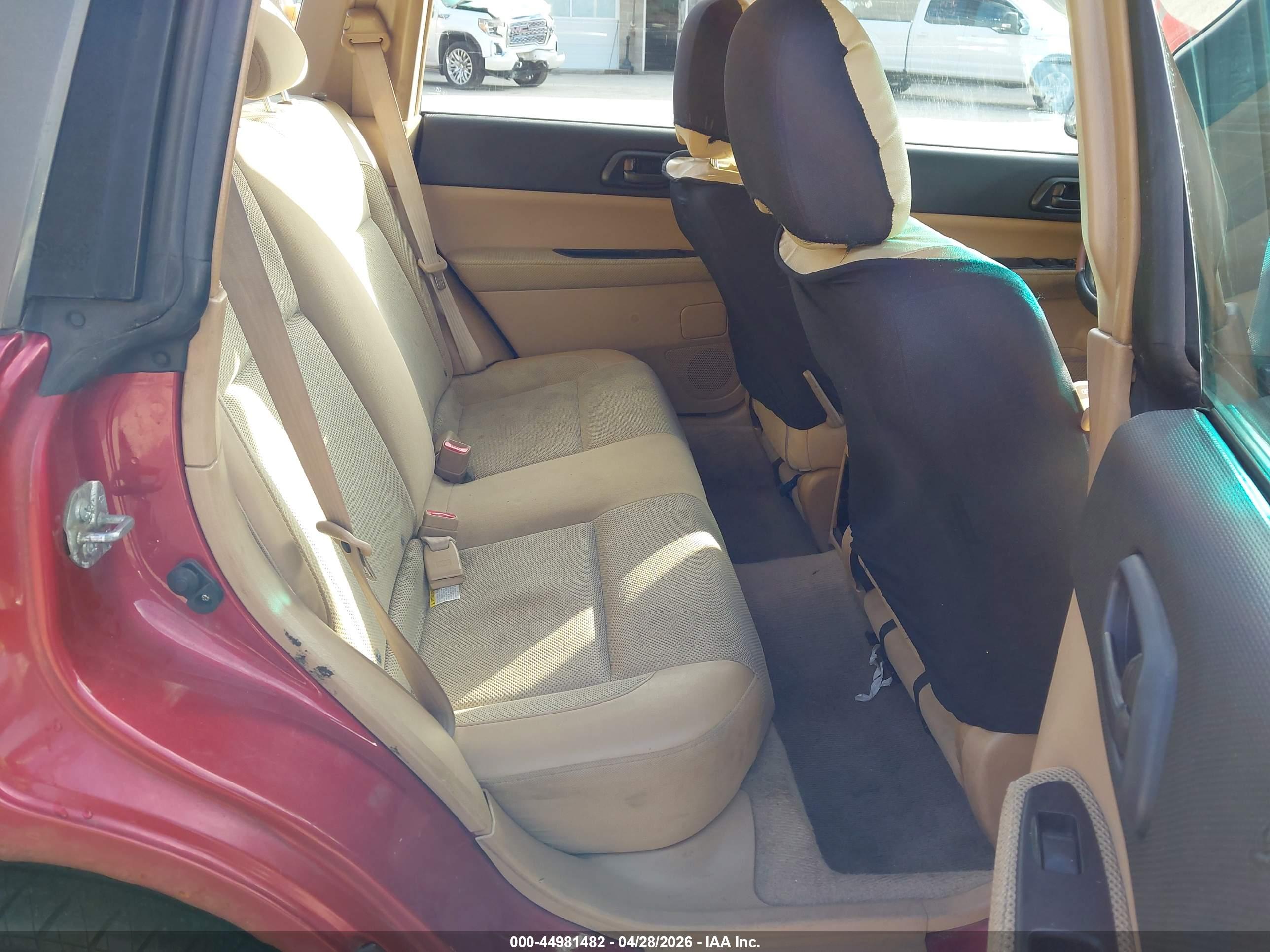 SUBARU FORESTER image 8