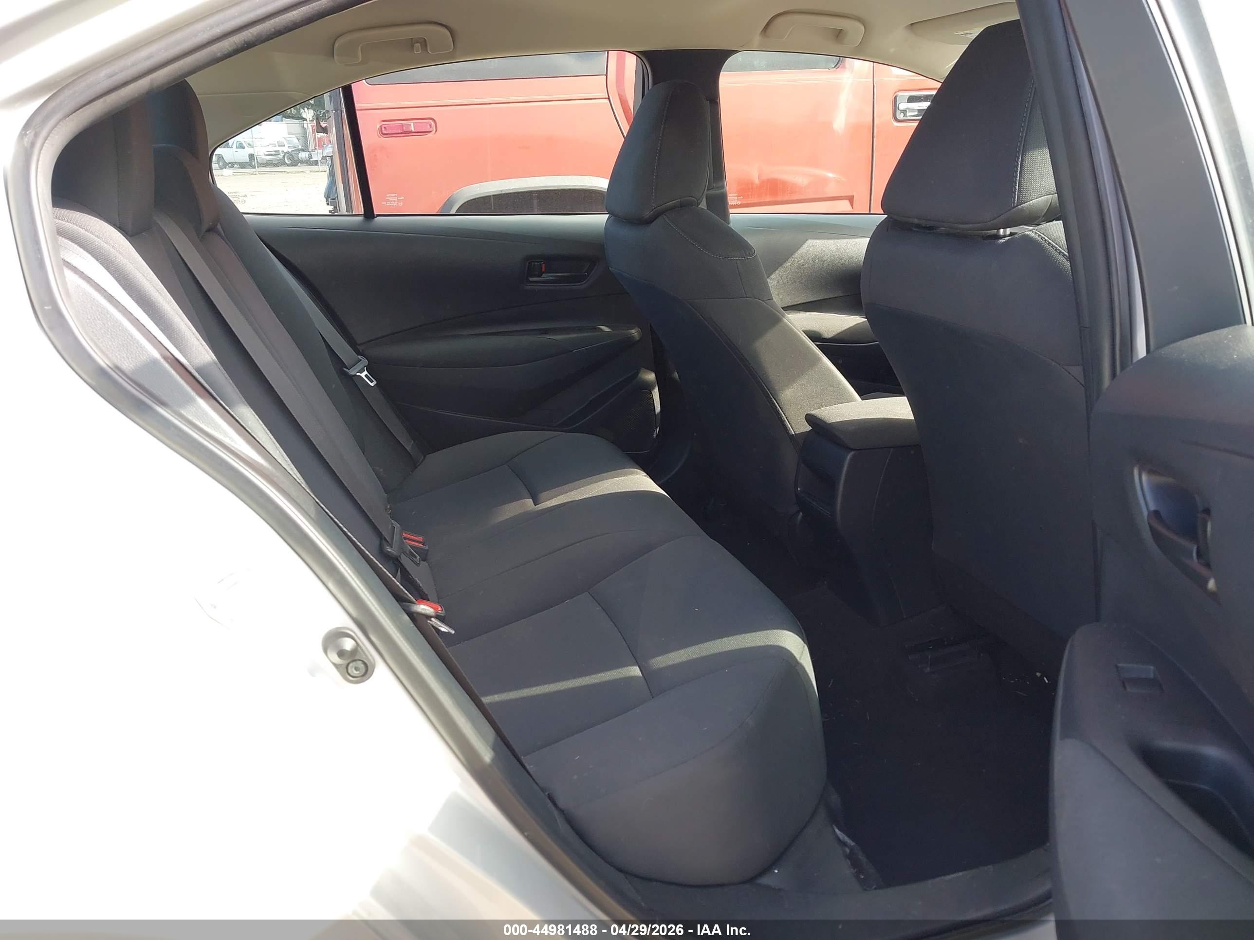 TOYOTA COROLLA image 8