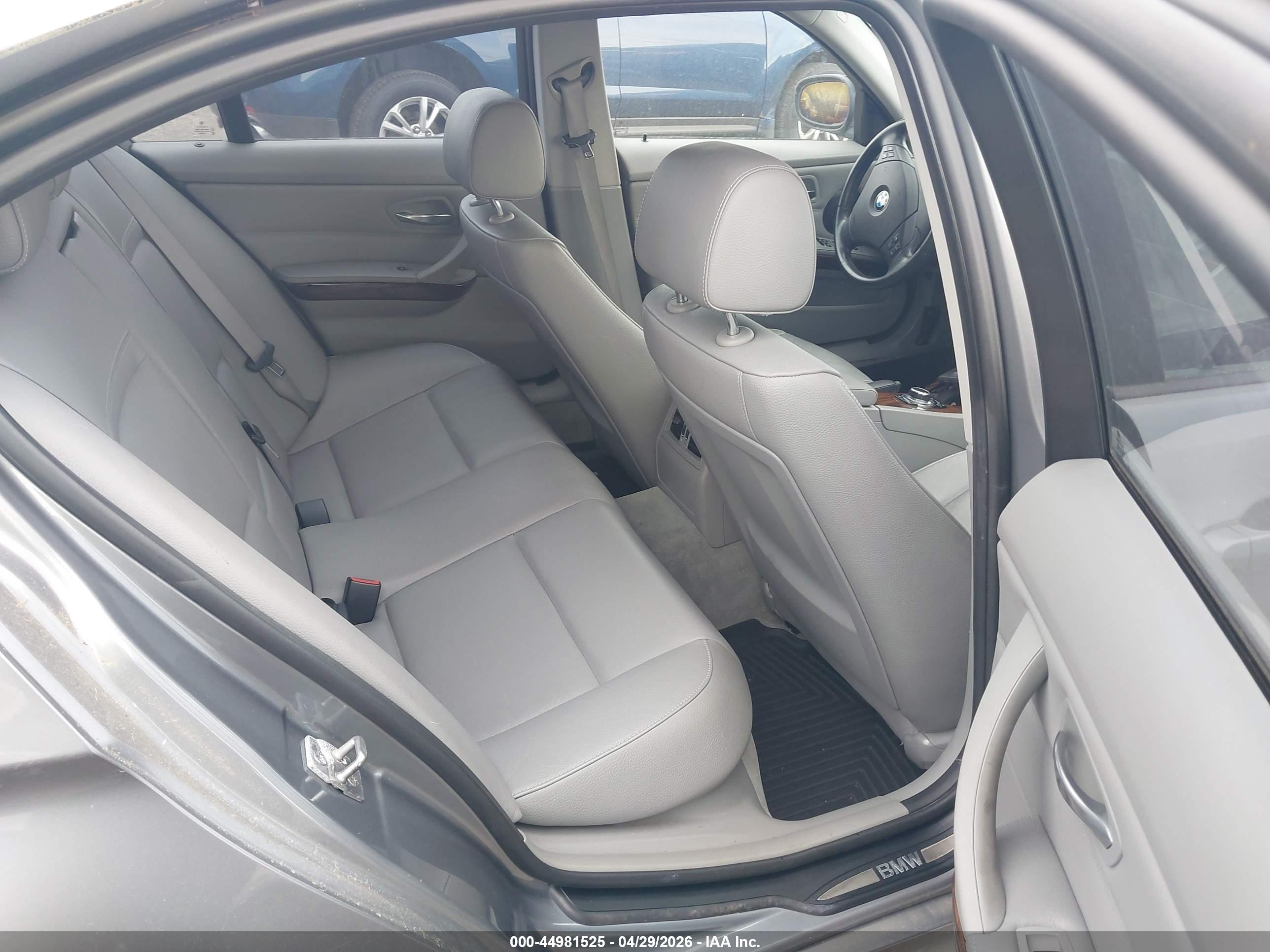 BMW 328I image 8