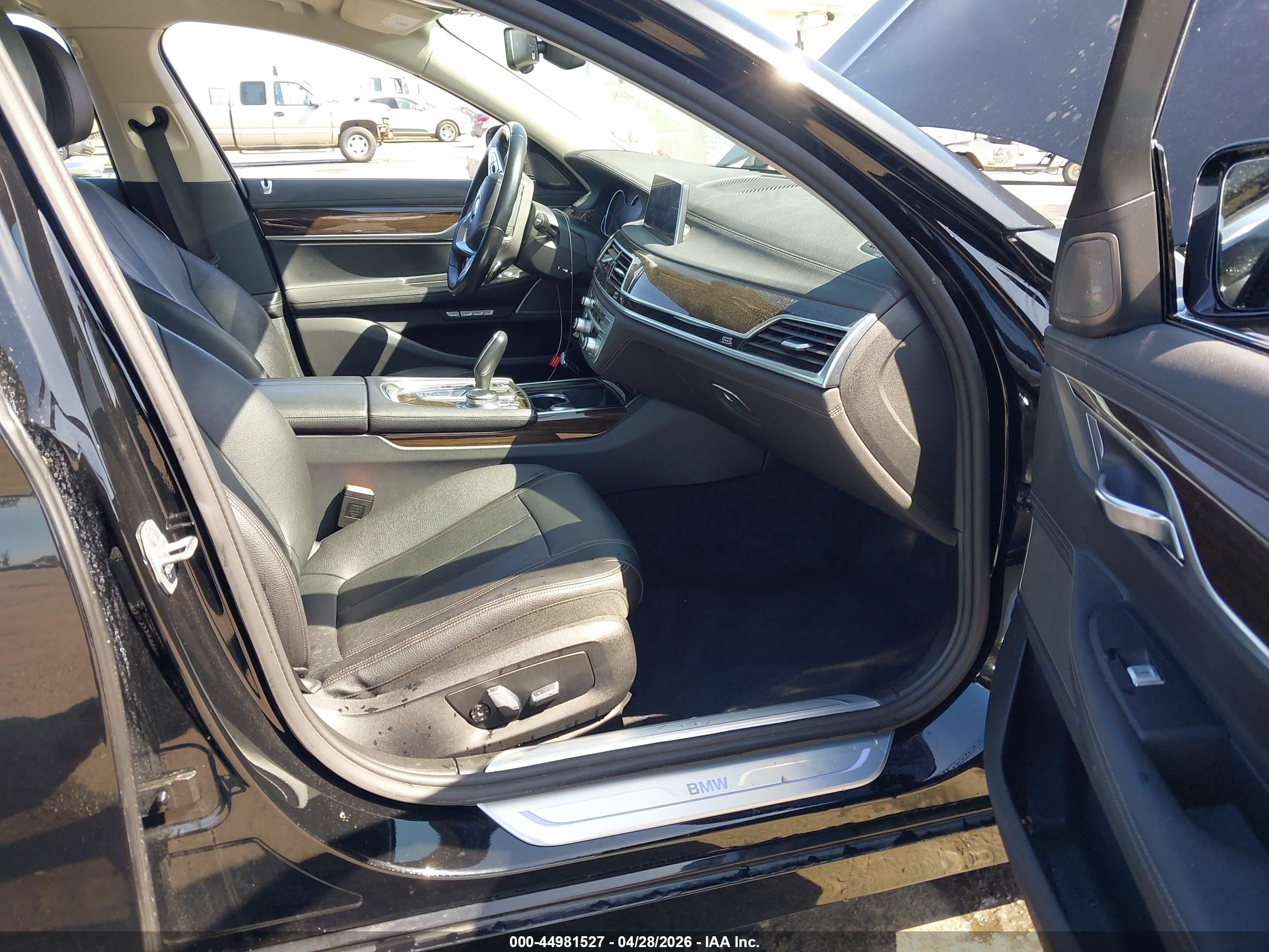 BMW 740I image 5
