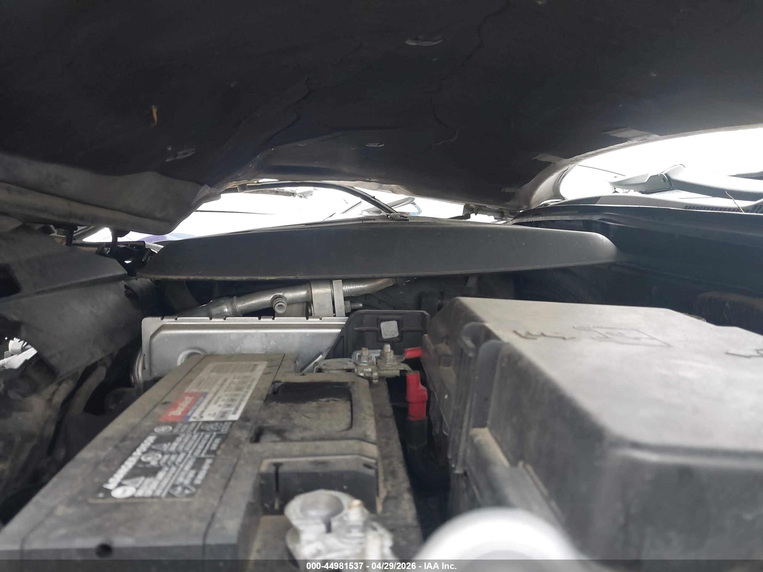 CHRYSLER 200 image 10
