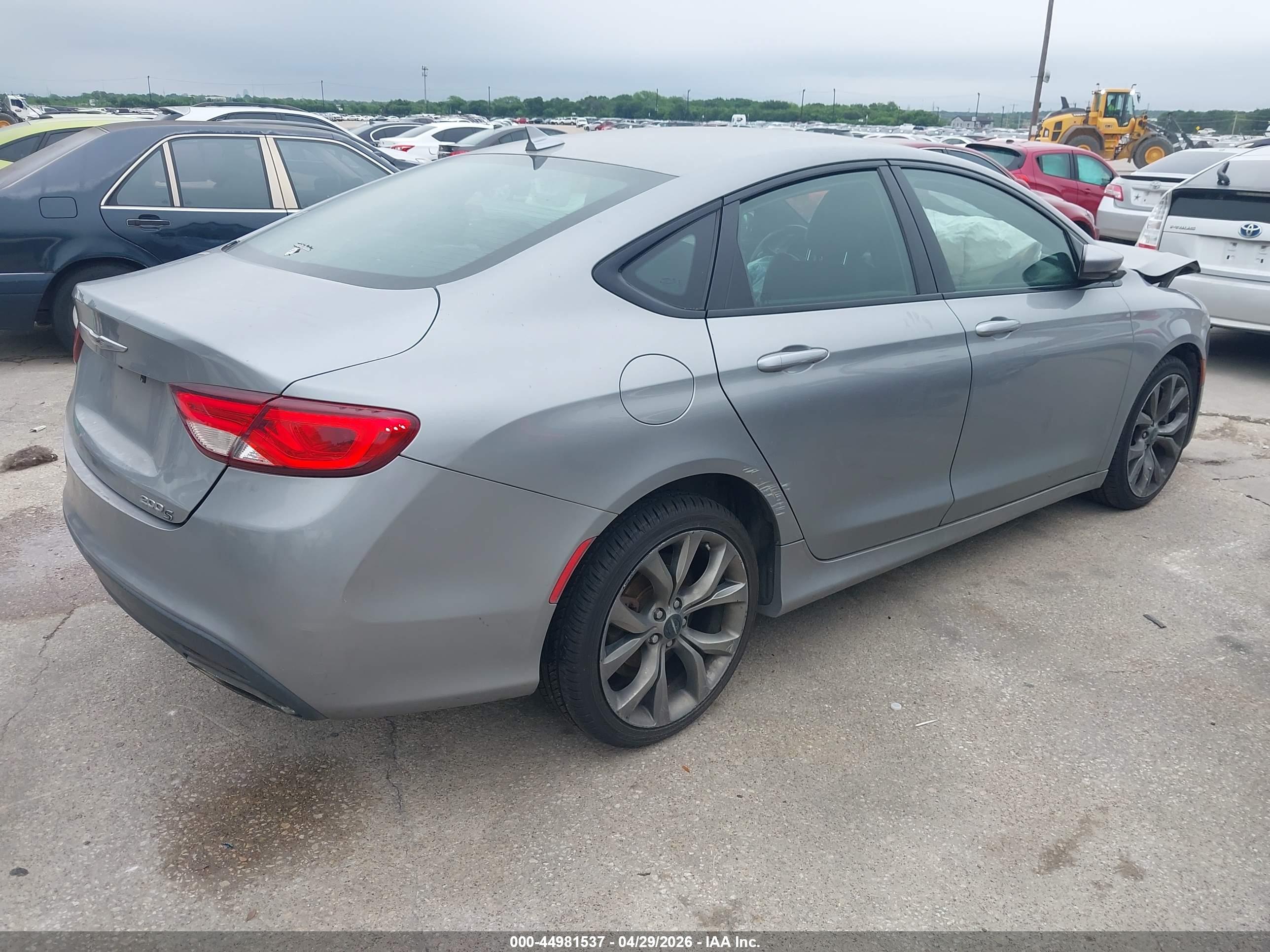 CHRYSLER 200 image 4