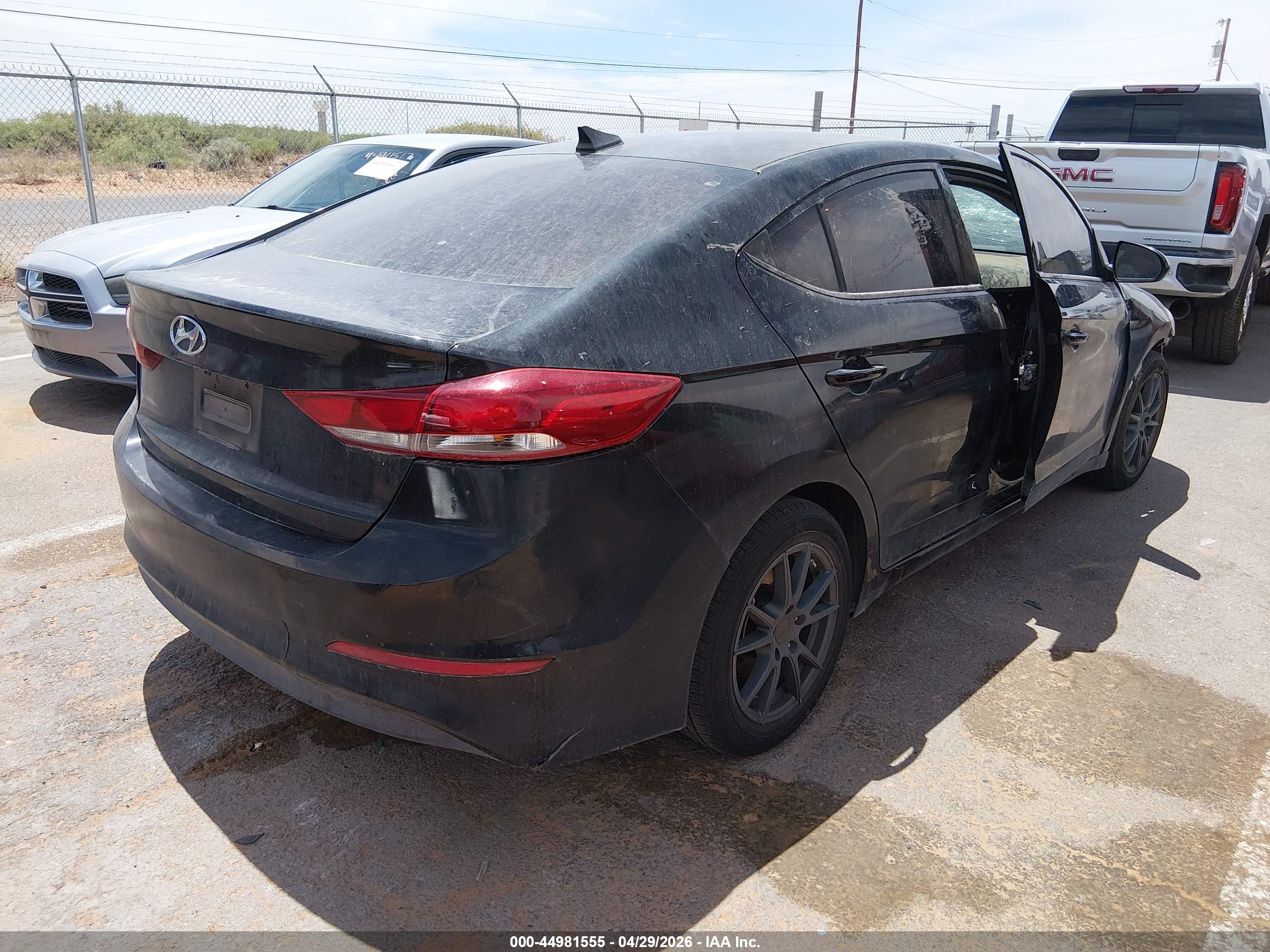 HYUNDAI ELANTRA image 4