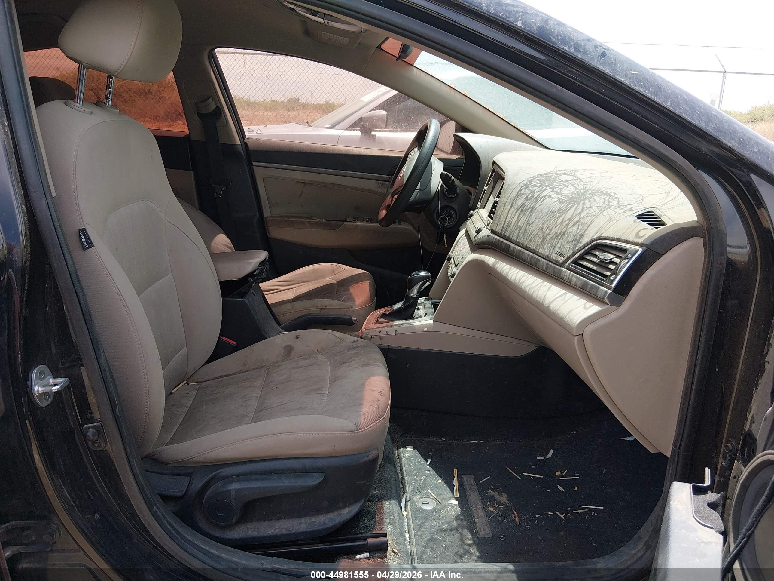 HYUNDAI ELANTRA image 5