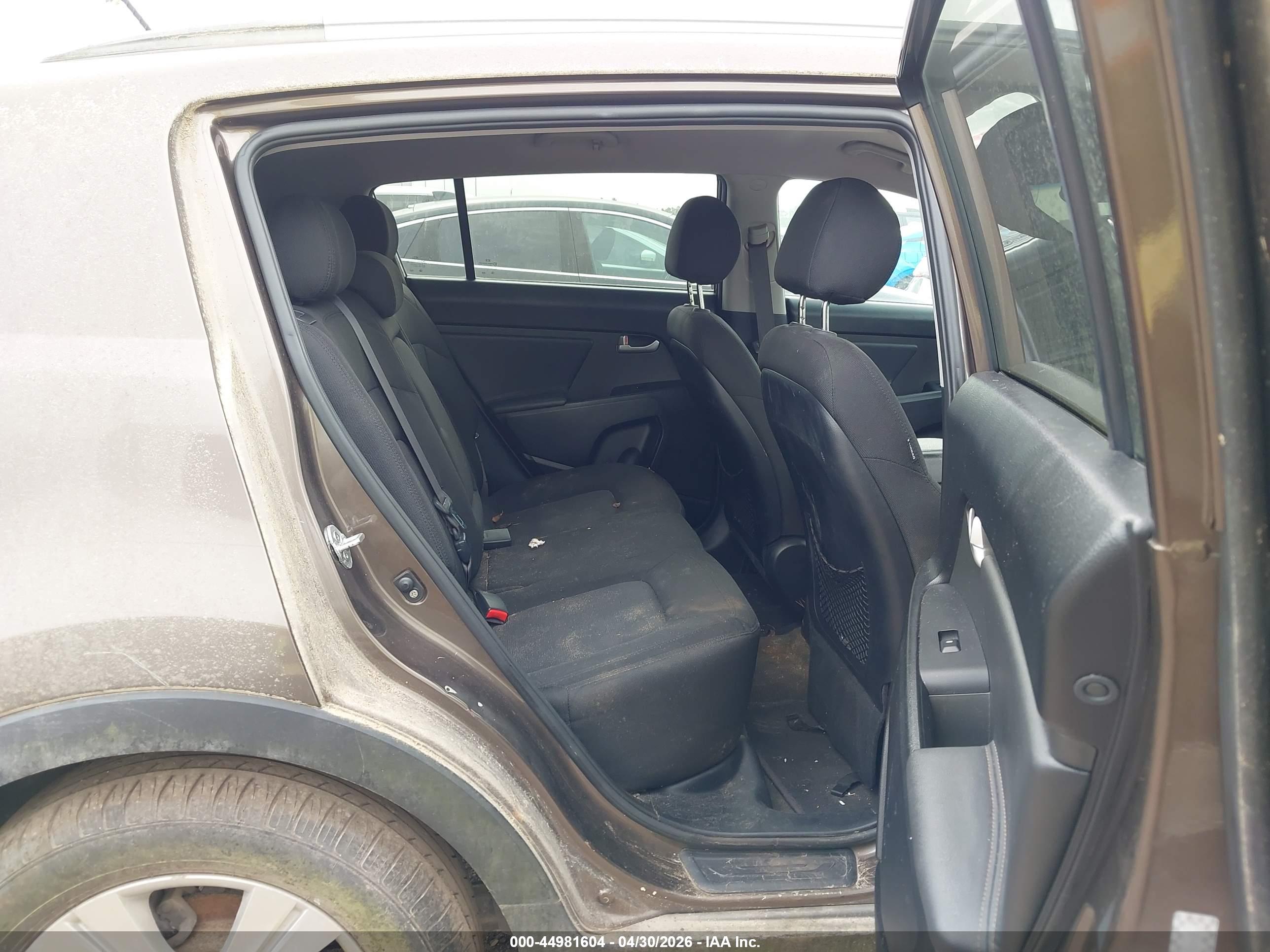 KIA SPORTAGE image 8