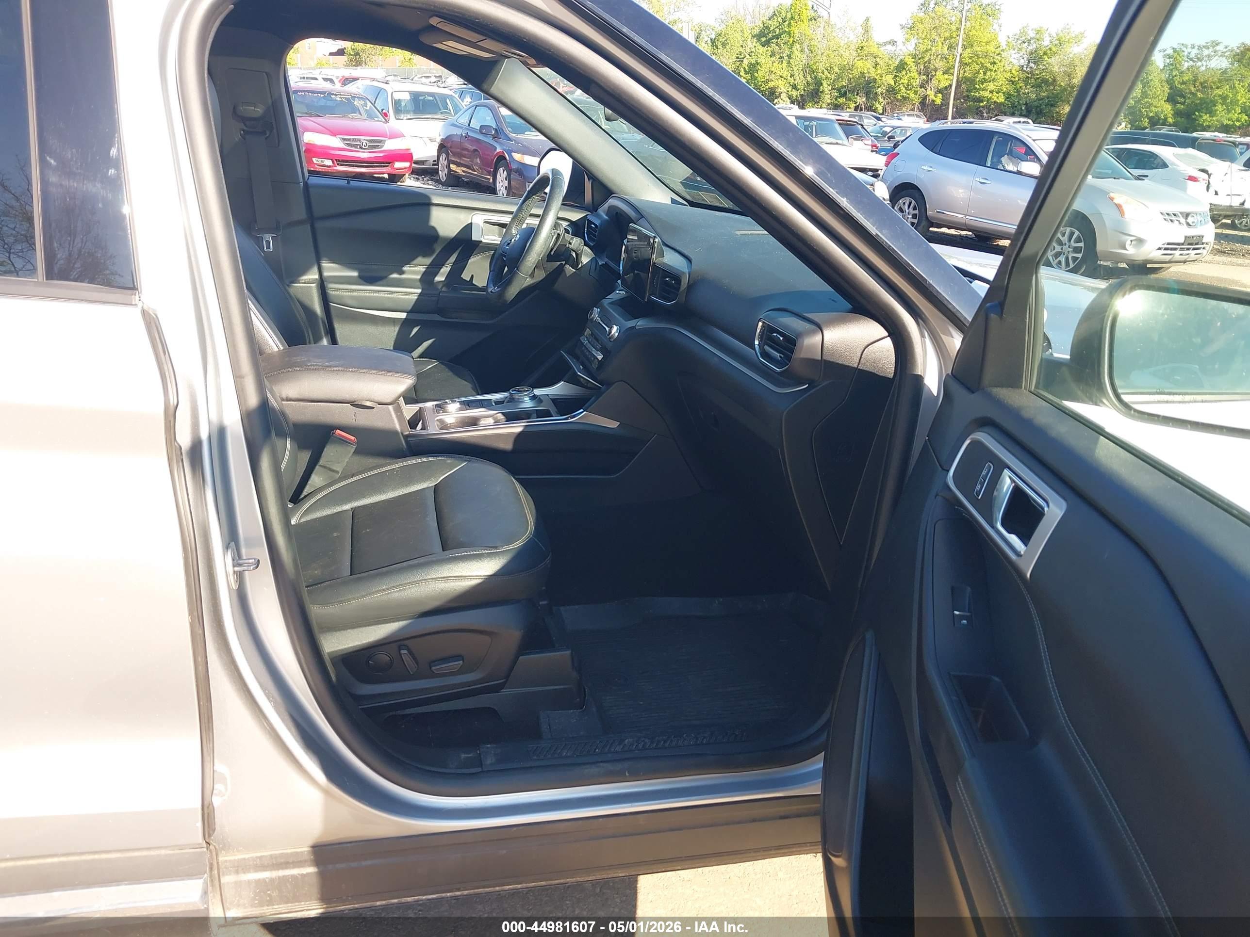 FORD EXPLORER image 5
