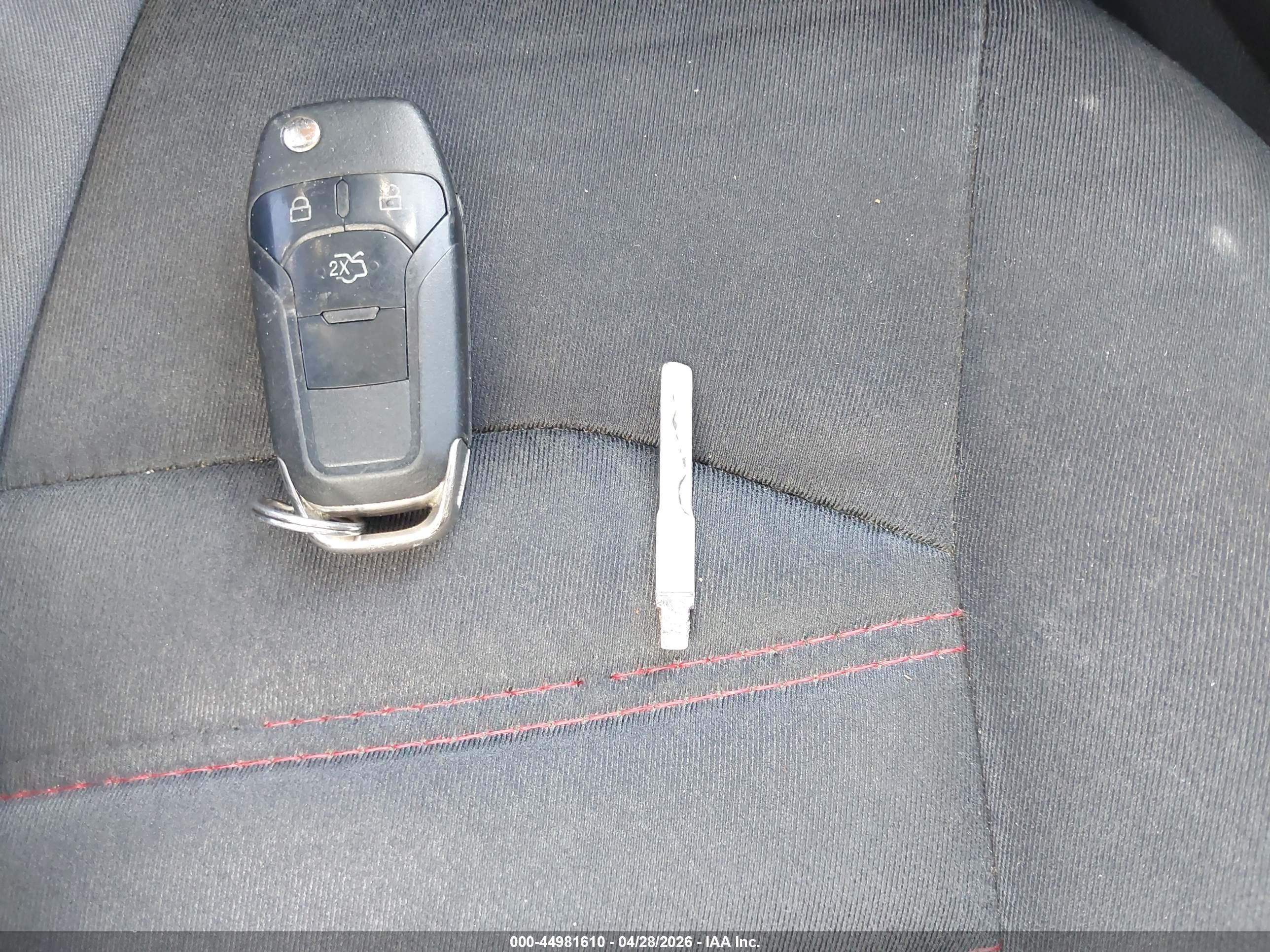 FORD FUSION image 11