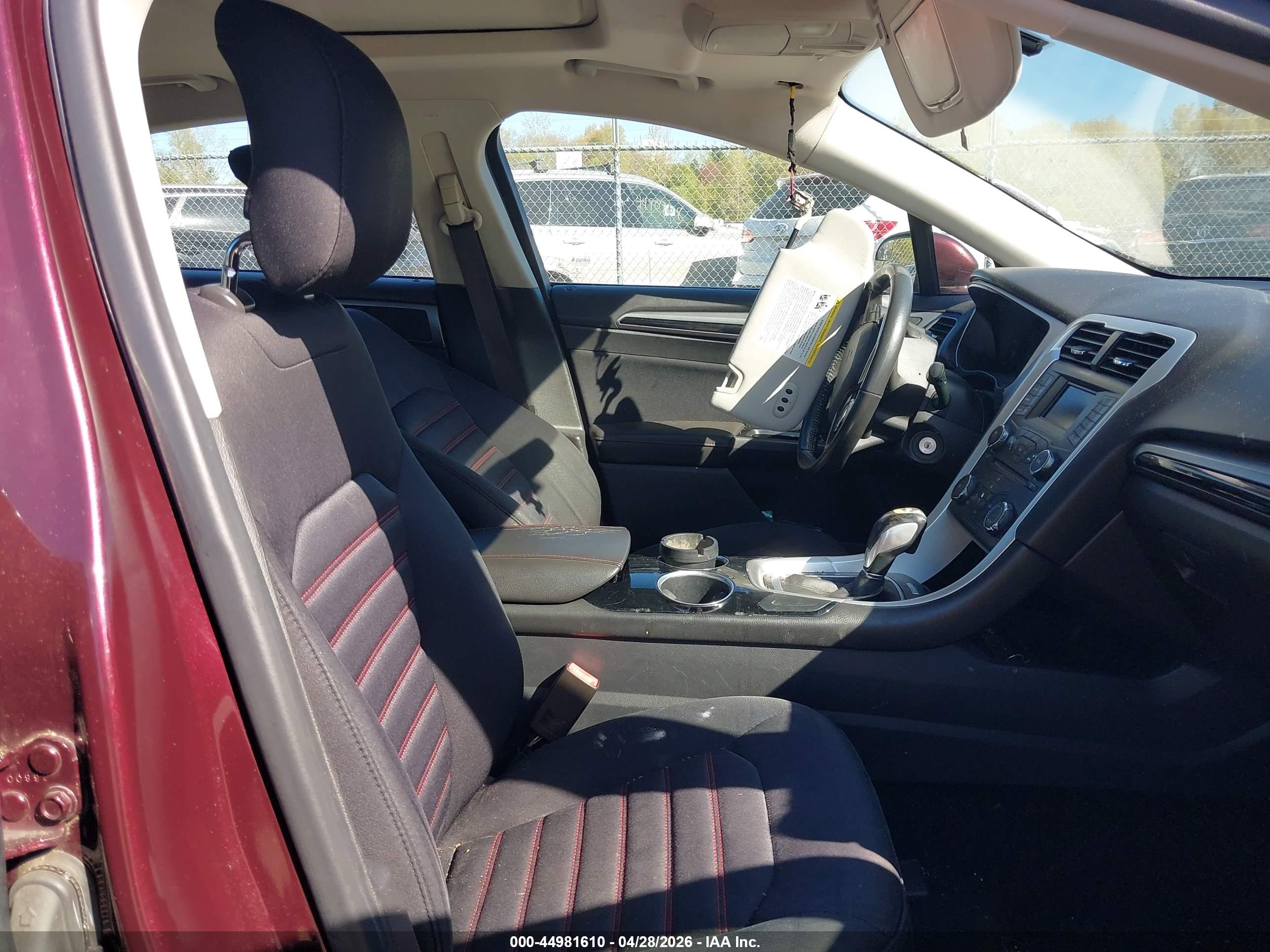 FORD FUSION image 5
