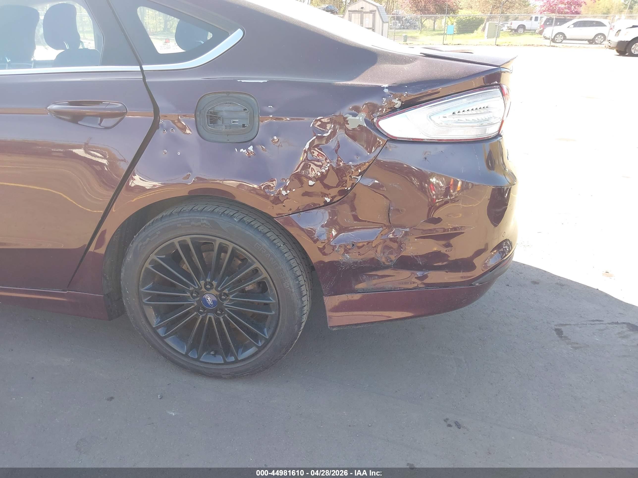 FORD FUSION image 6