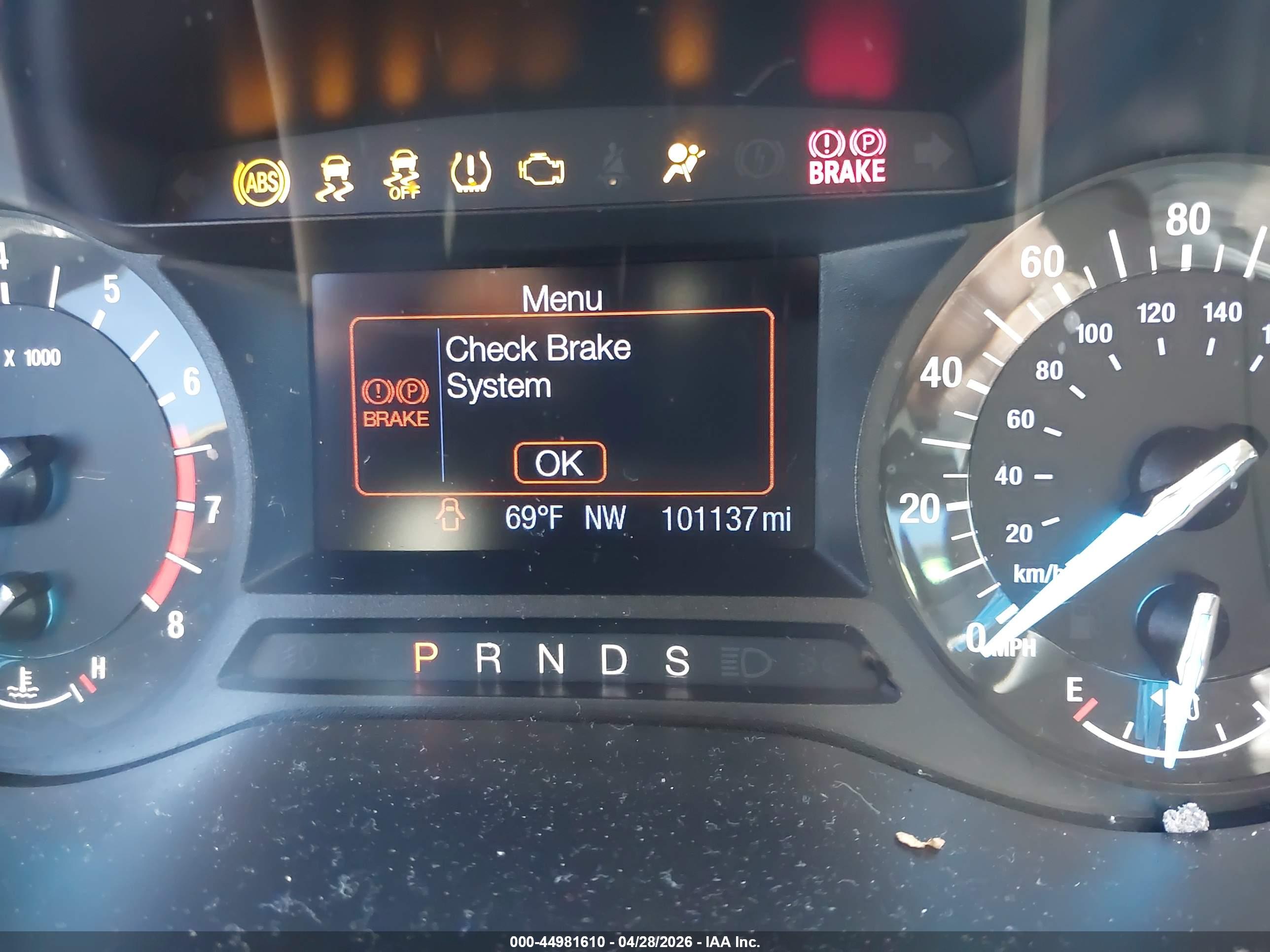 FORD FUSION image 7