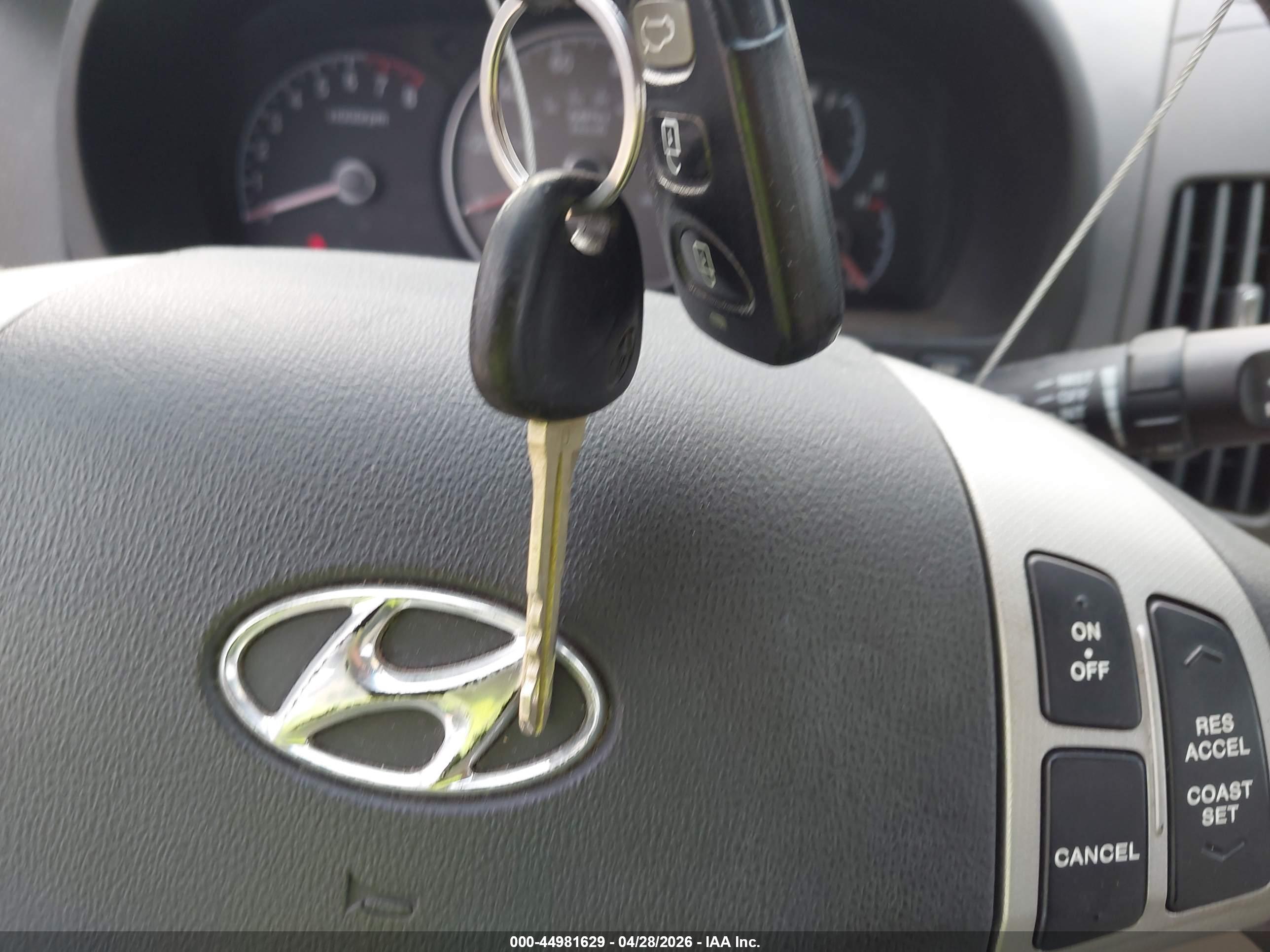 HYUNDAI ELANTRA image 11