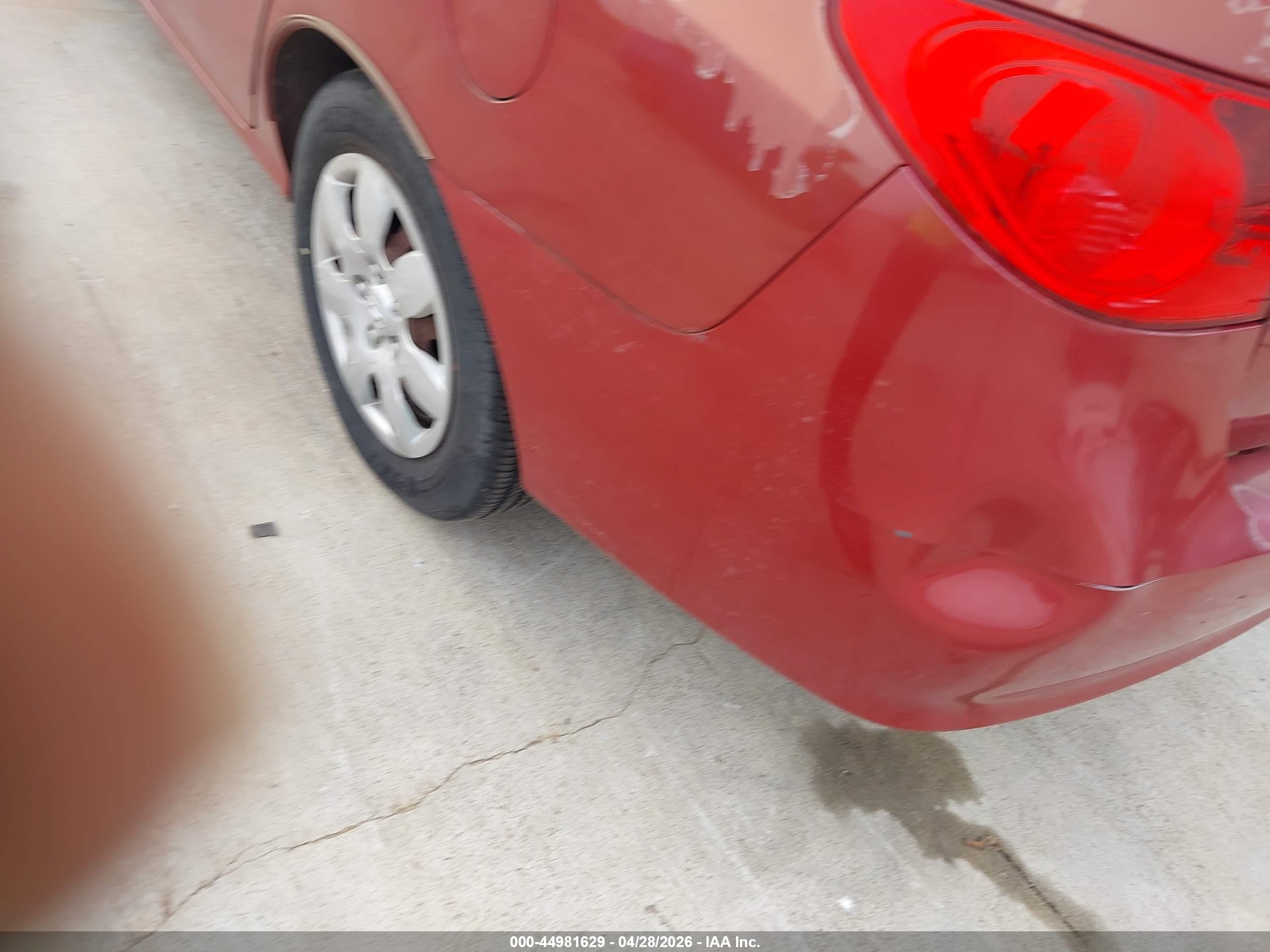 HYUNDAI ELANTRA image 6