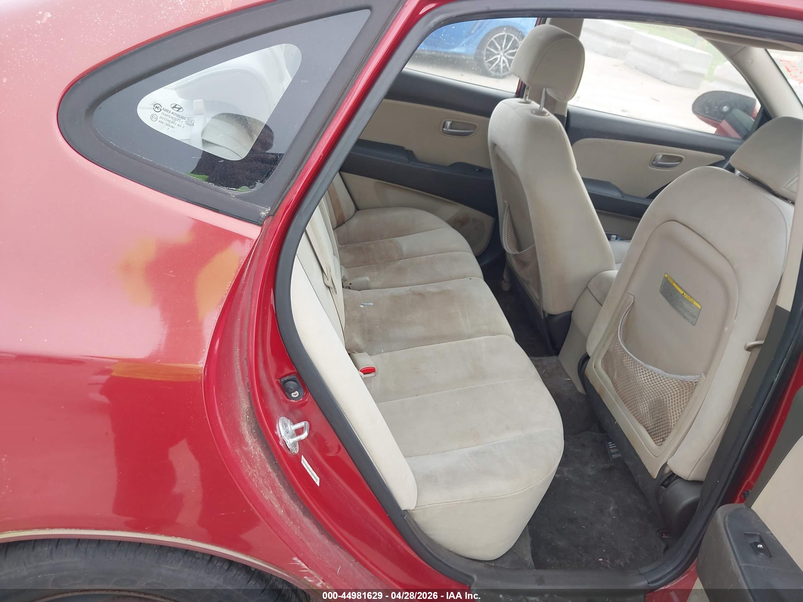 HYUNDAI ELANTRA image 8