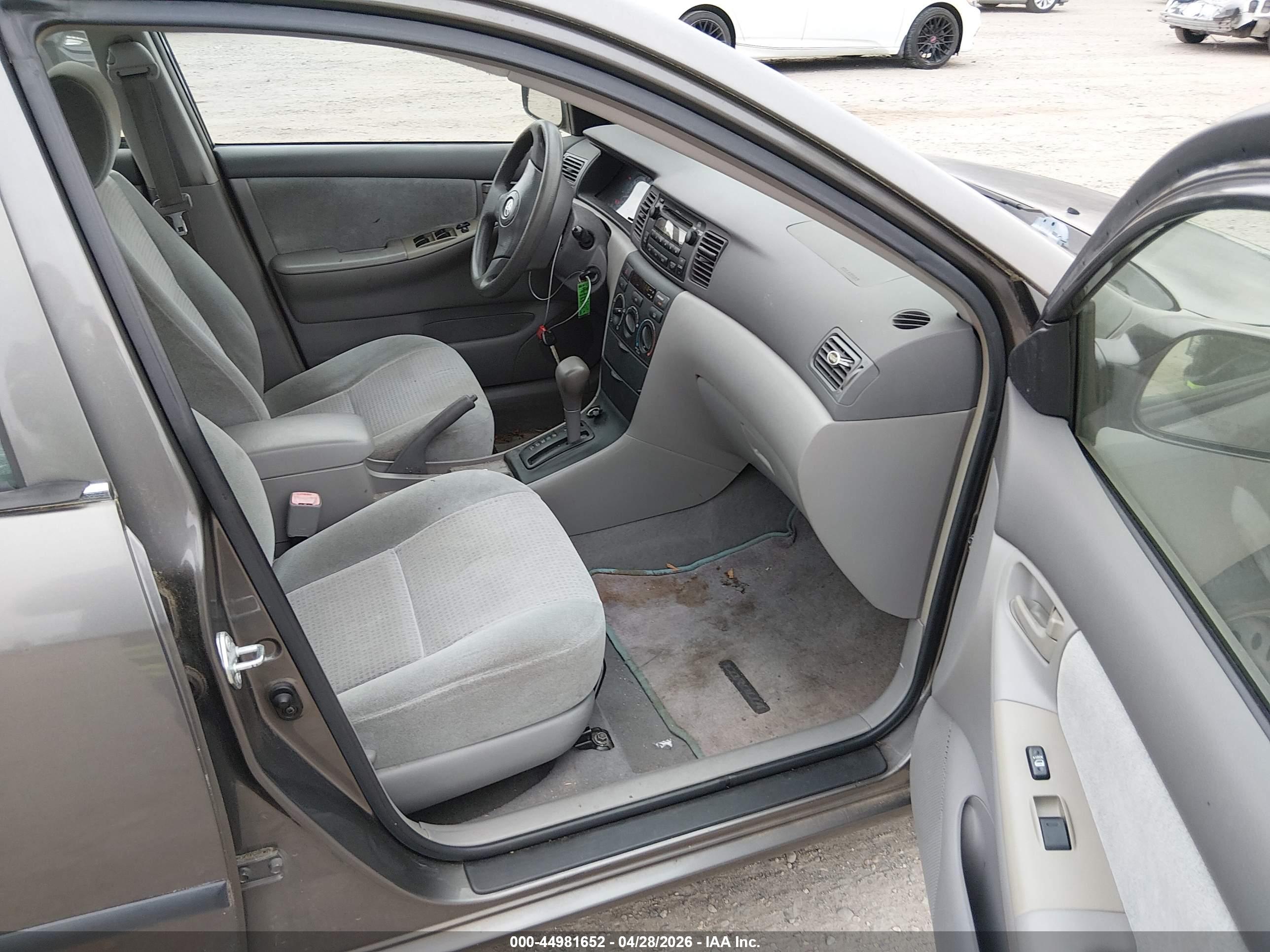 TOYOTA COROLLA image 5