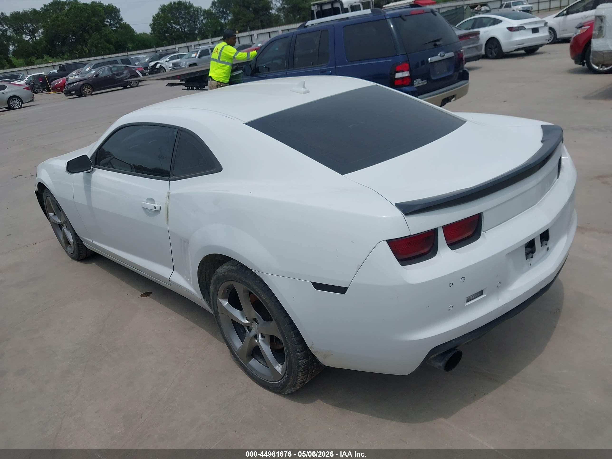 CHEVROLET CAMARO image 3